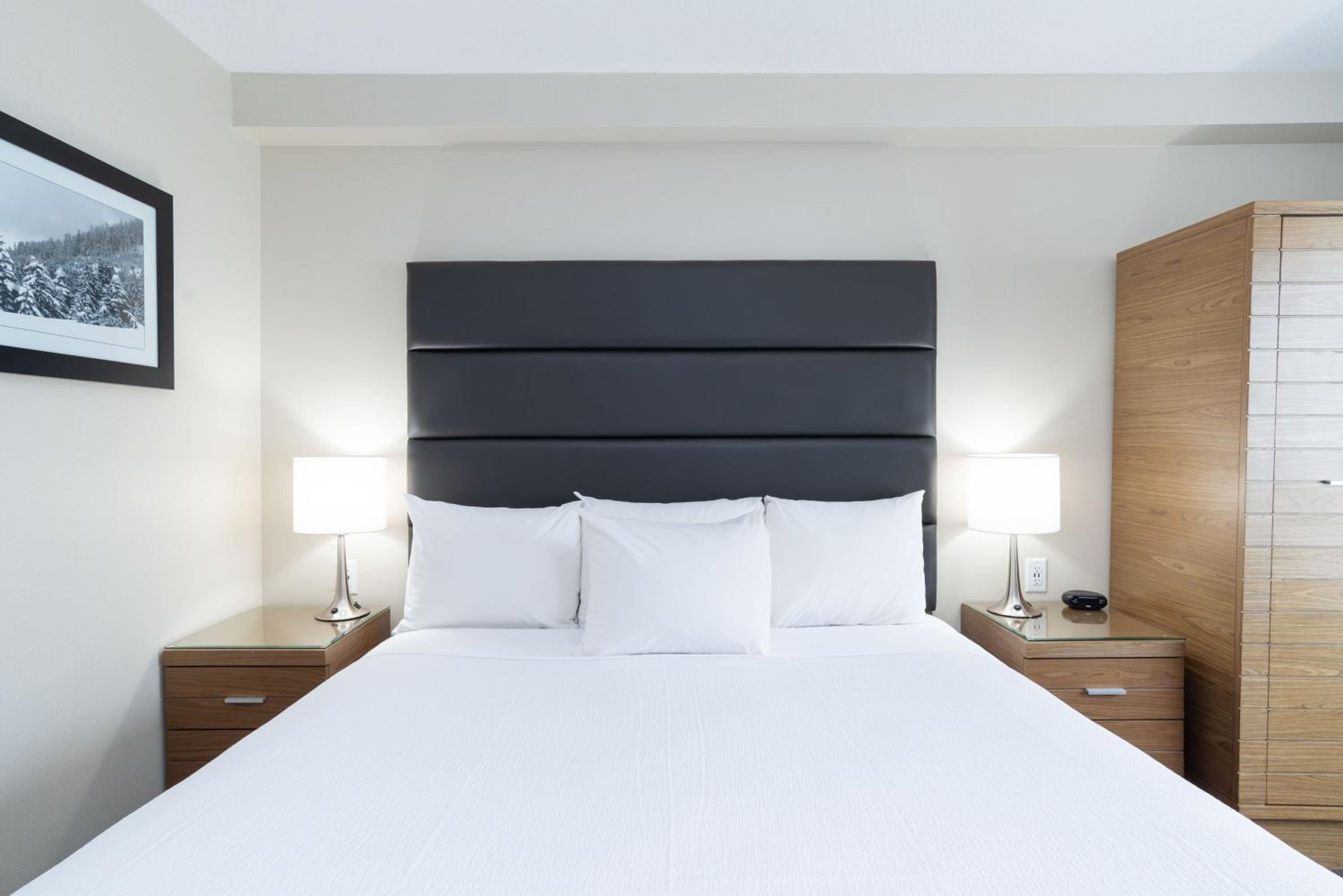 Standard Room, 1 King Bed - Photo 3