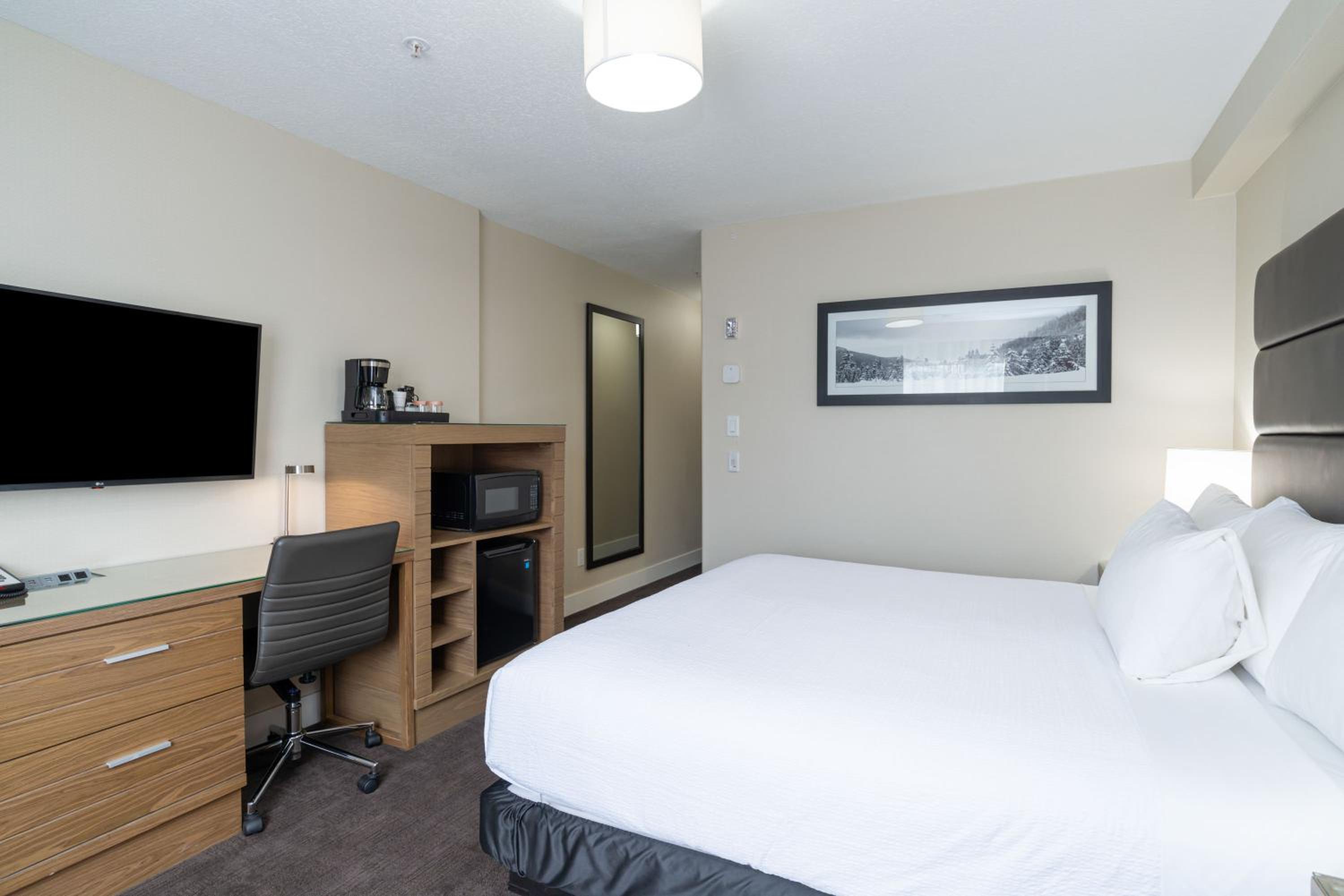 Standard Room, 1 King Bed - Photo 2