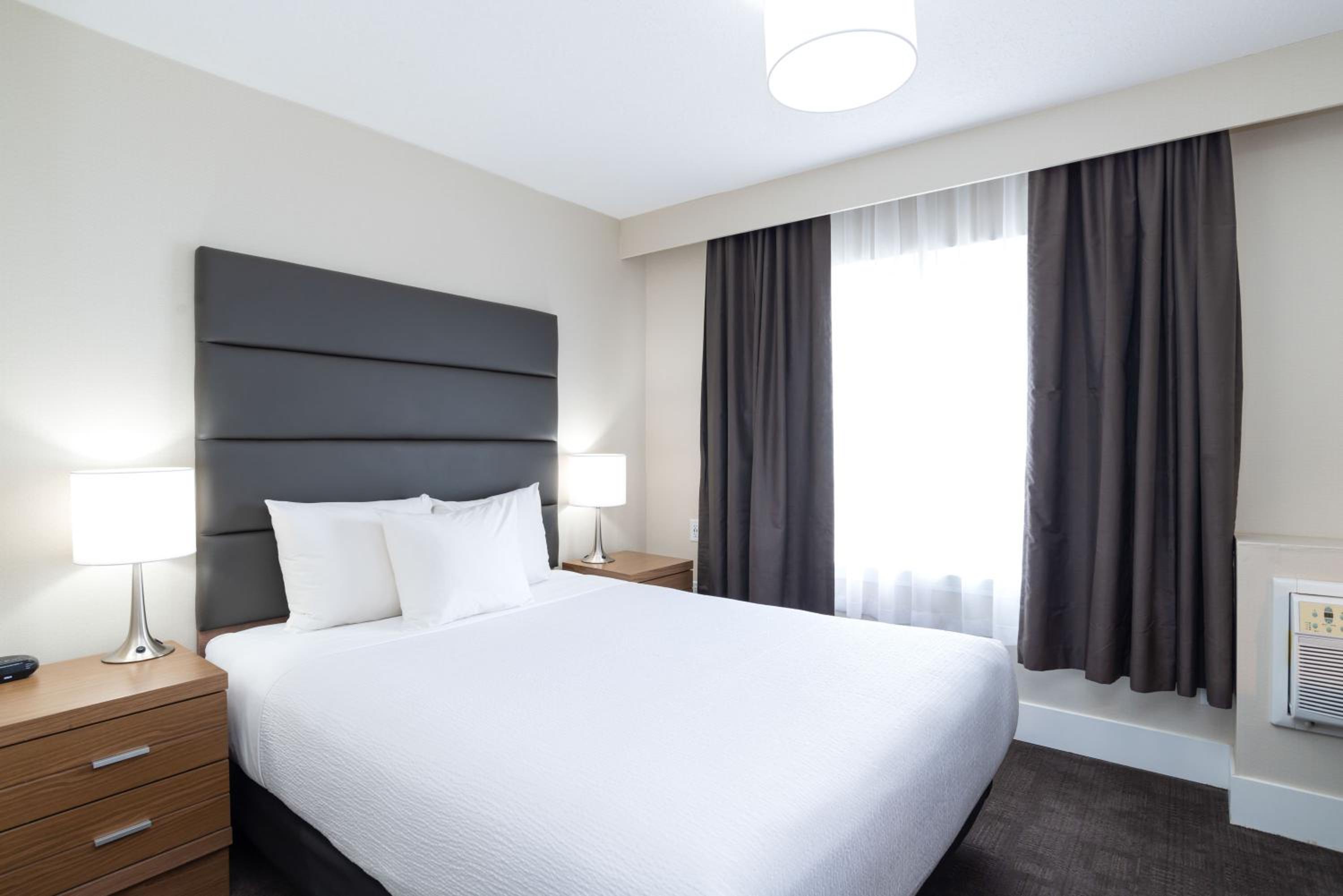 Standard Suite, 1 Queen Bed, Sofa Bed, Kitchenette - Photo 1