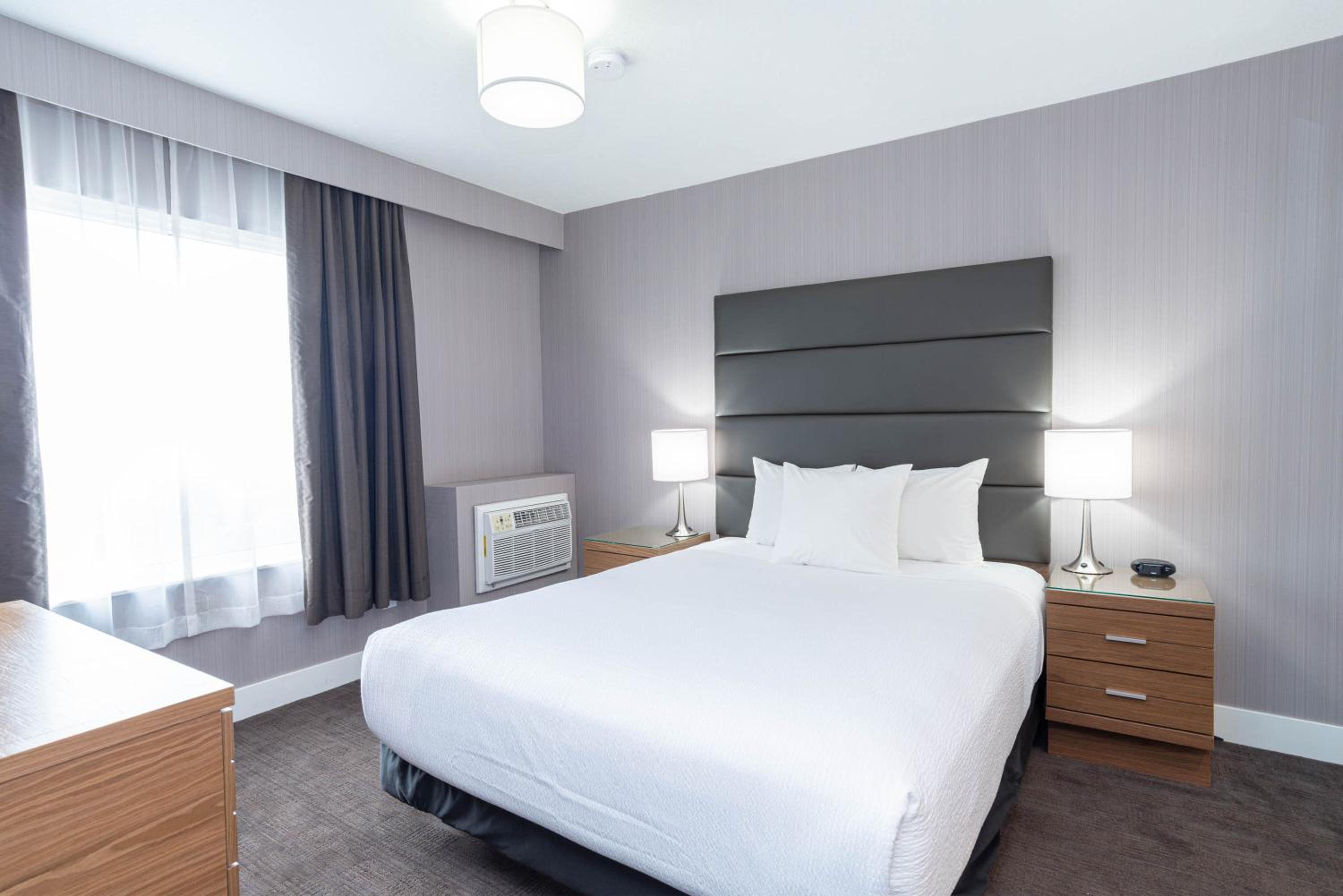 Jacuzzi Suite, 1 Queen Bed, Sofa Bed, Kitchenette photo 1