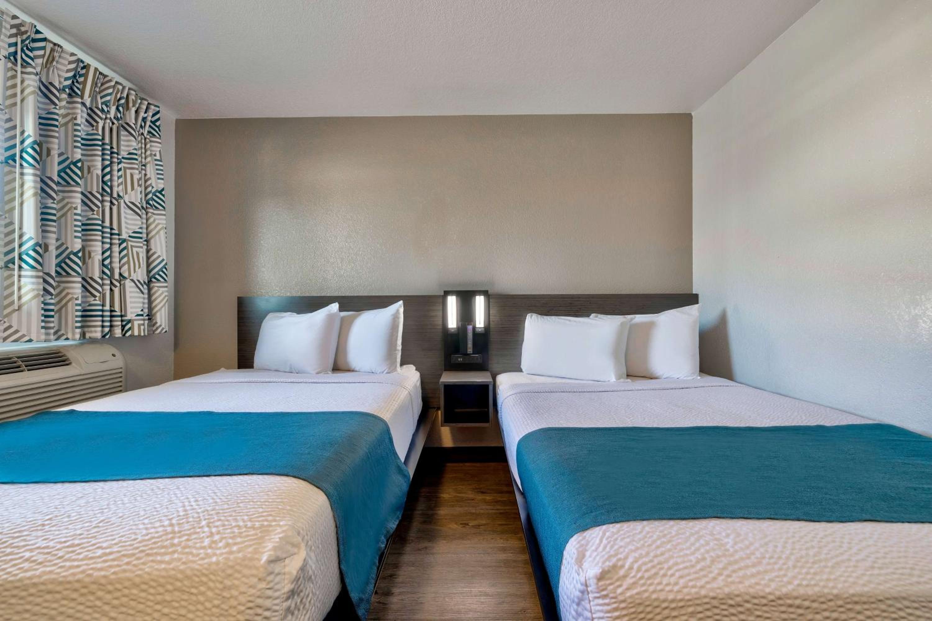 2 Full Beds |Free Parking