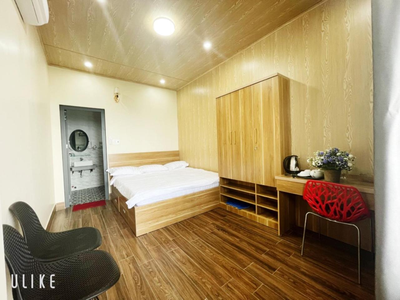 Deluxe Double Room with Balcony photo 2