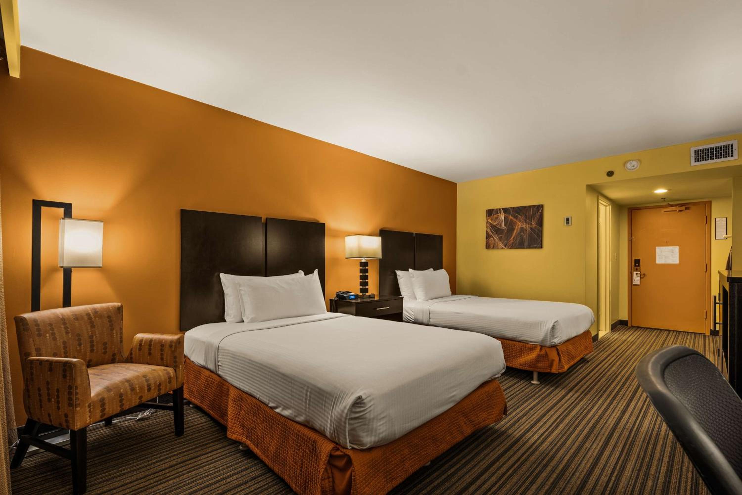 Double Room with Two Double Beds - Non-Smoking - Photo 4