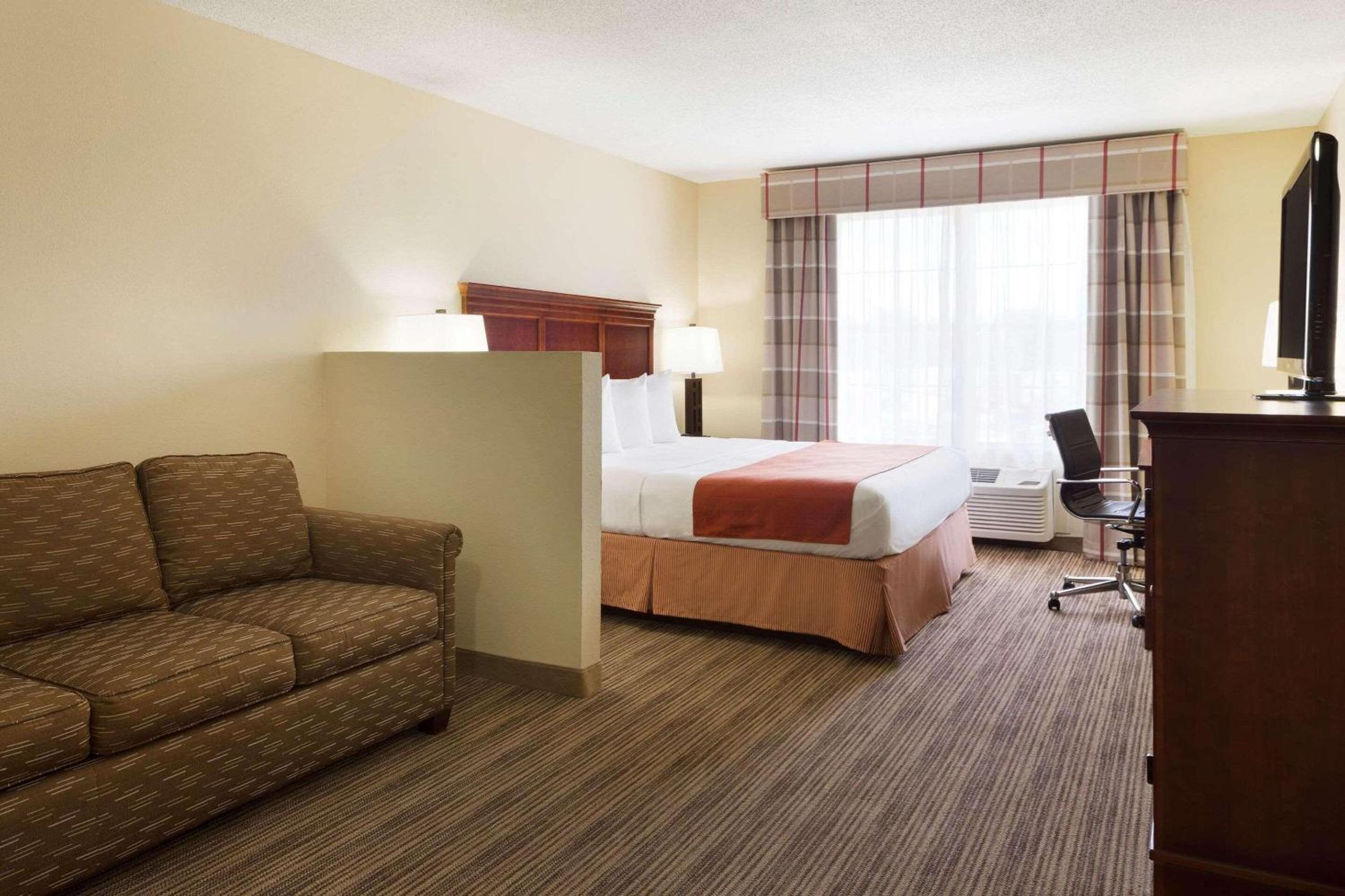 One-Bedroom King Suite with Sofa Bed - Photo 1