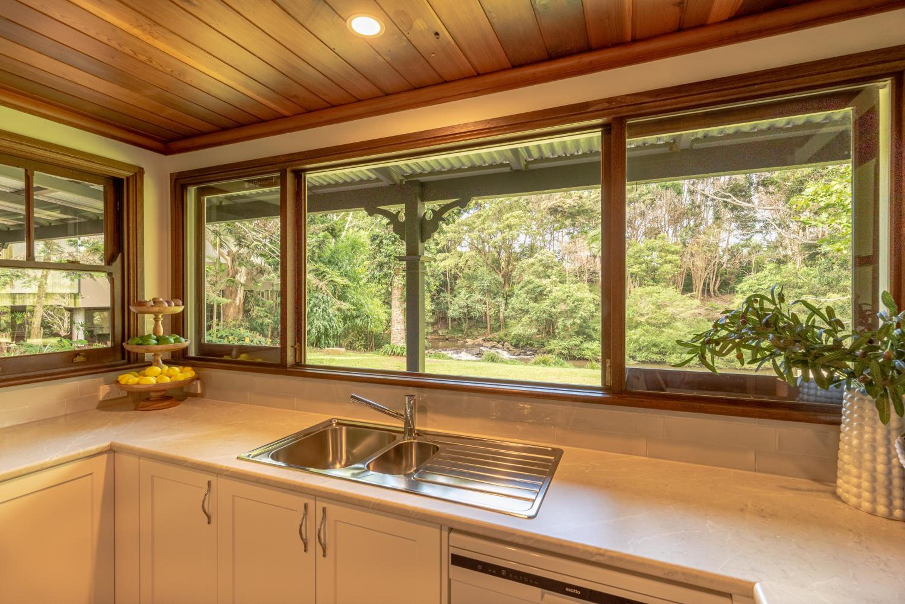 Maleny House On Obi Obi Creek 5 Bedroom photo 2