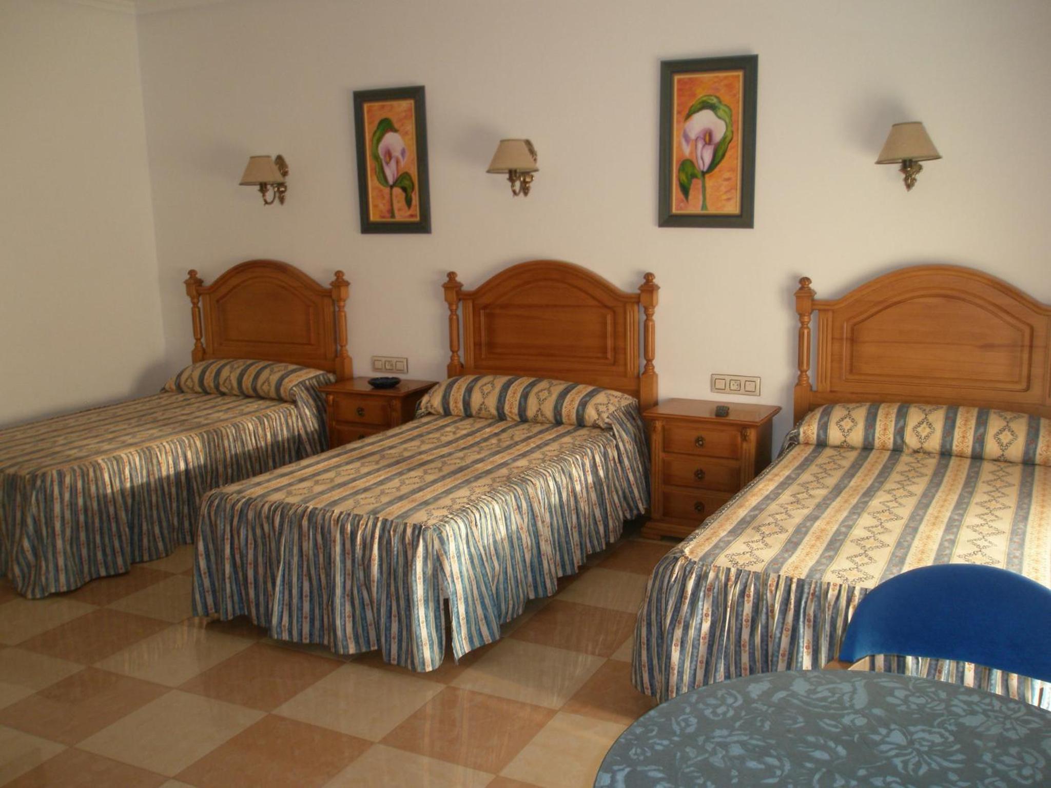 Triple Room with Garden View - Photo 1