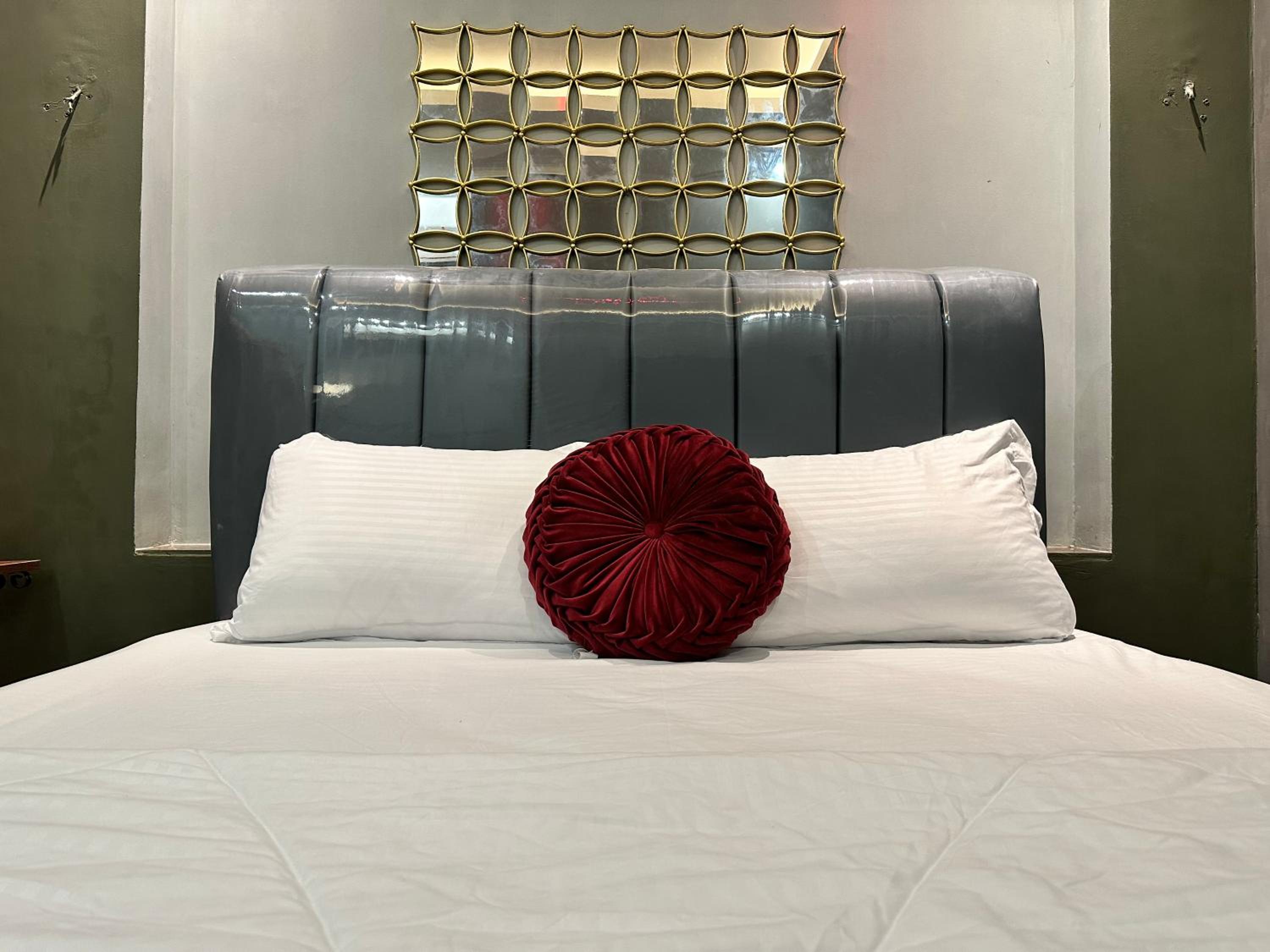 Deluxe Queen Room photo 1