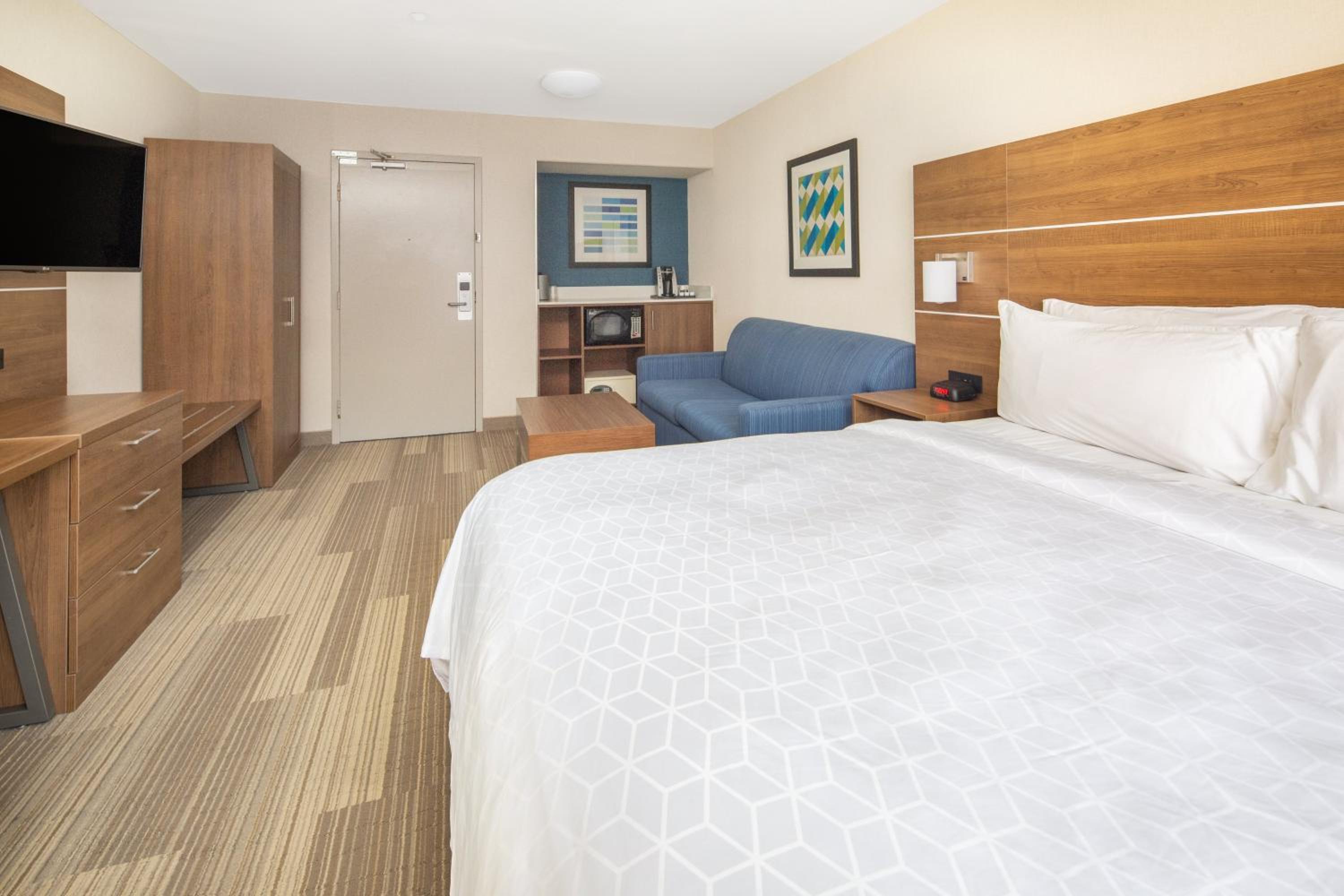 King Suite - Photo 3