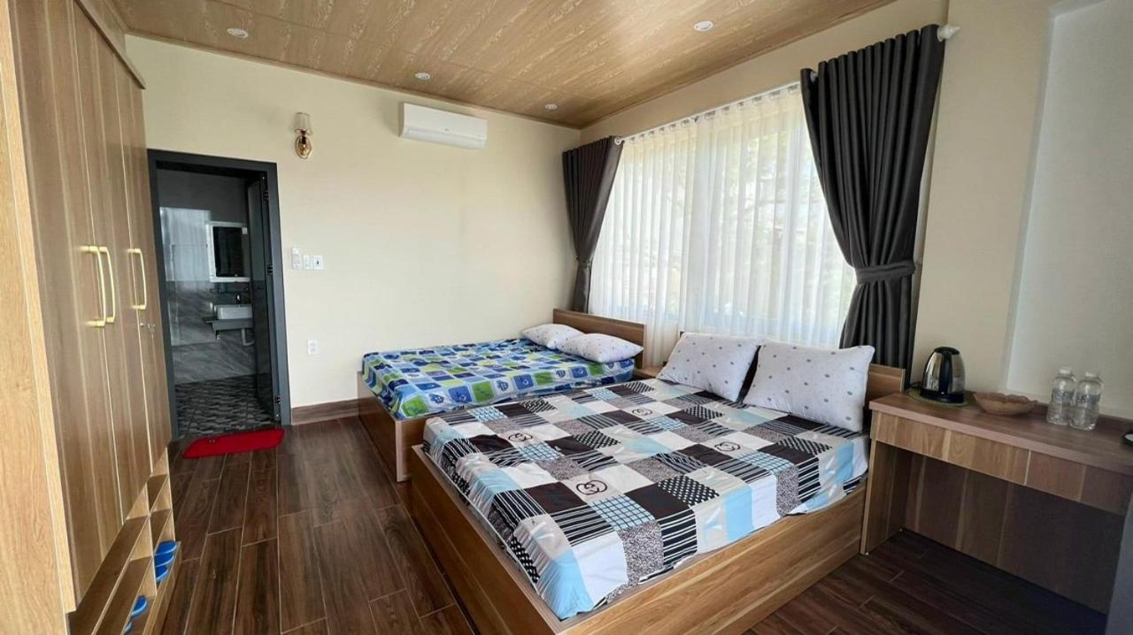 King Room with Two King Beds photo 2
