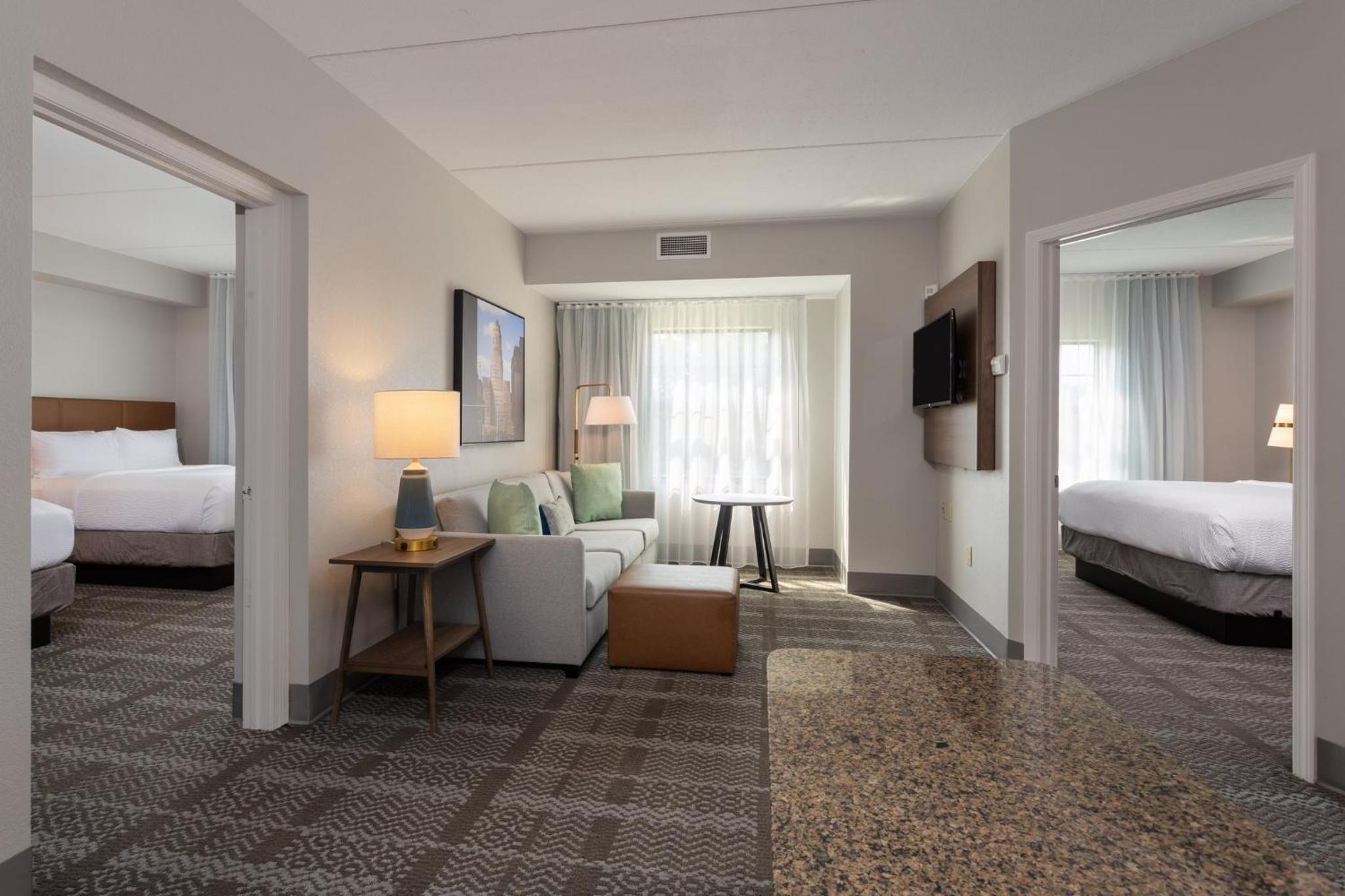 Two-Bedroom Suite - Photo 5