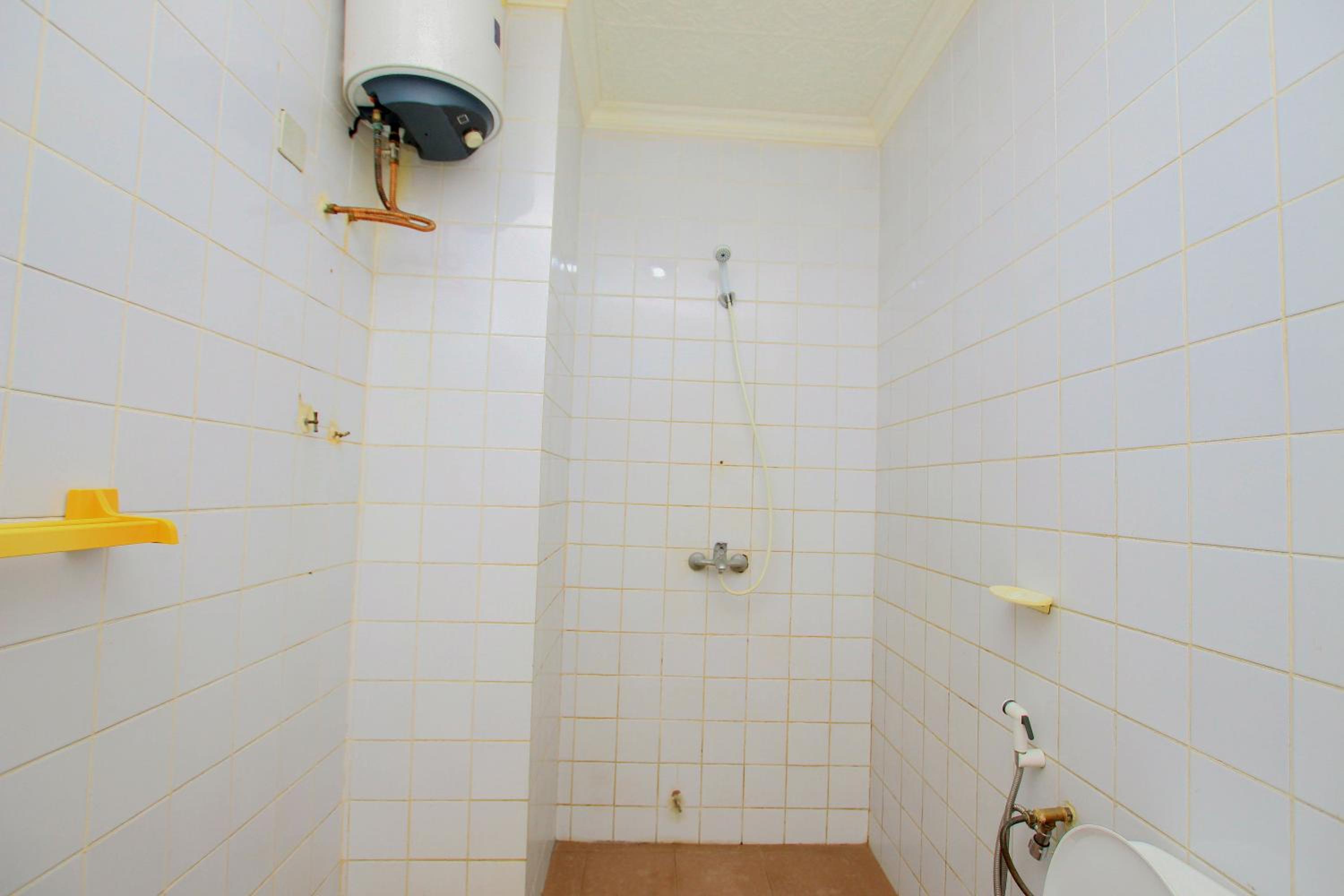 Standard Twin Room - Photo 3