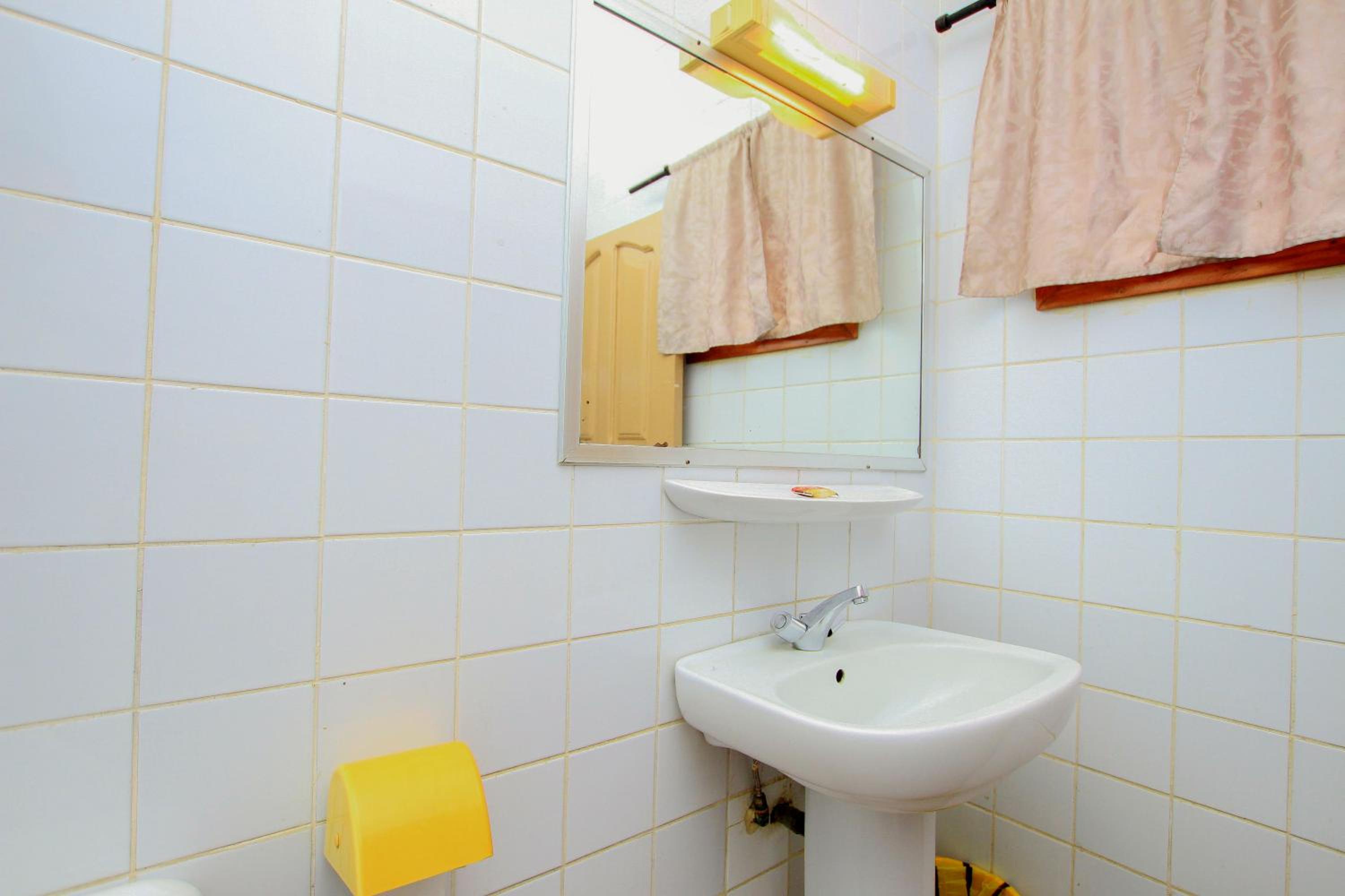 Standard Twin Room - Photo 2