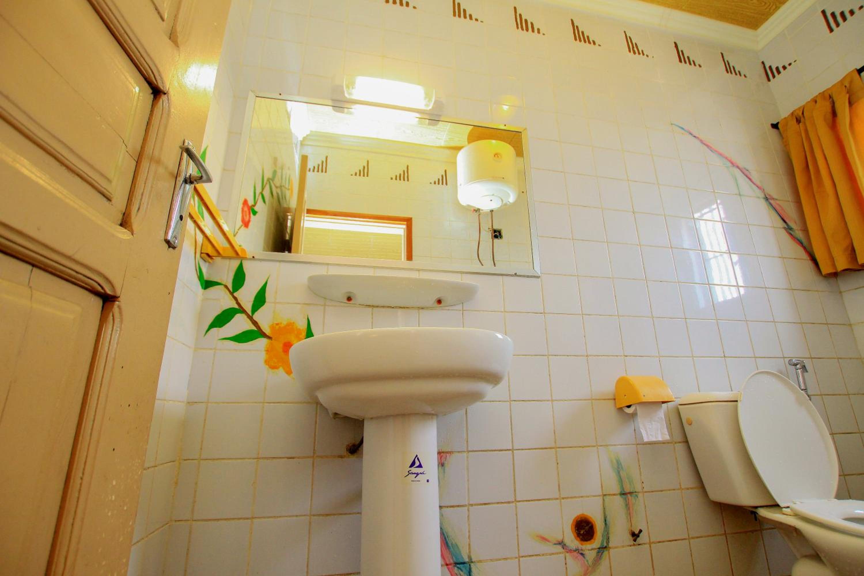 Standard Double Room - Photo 6
