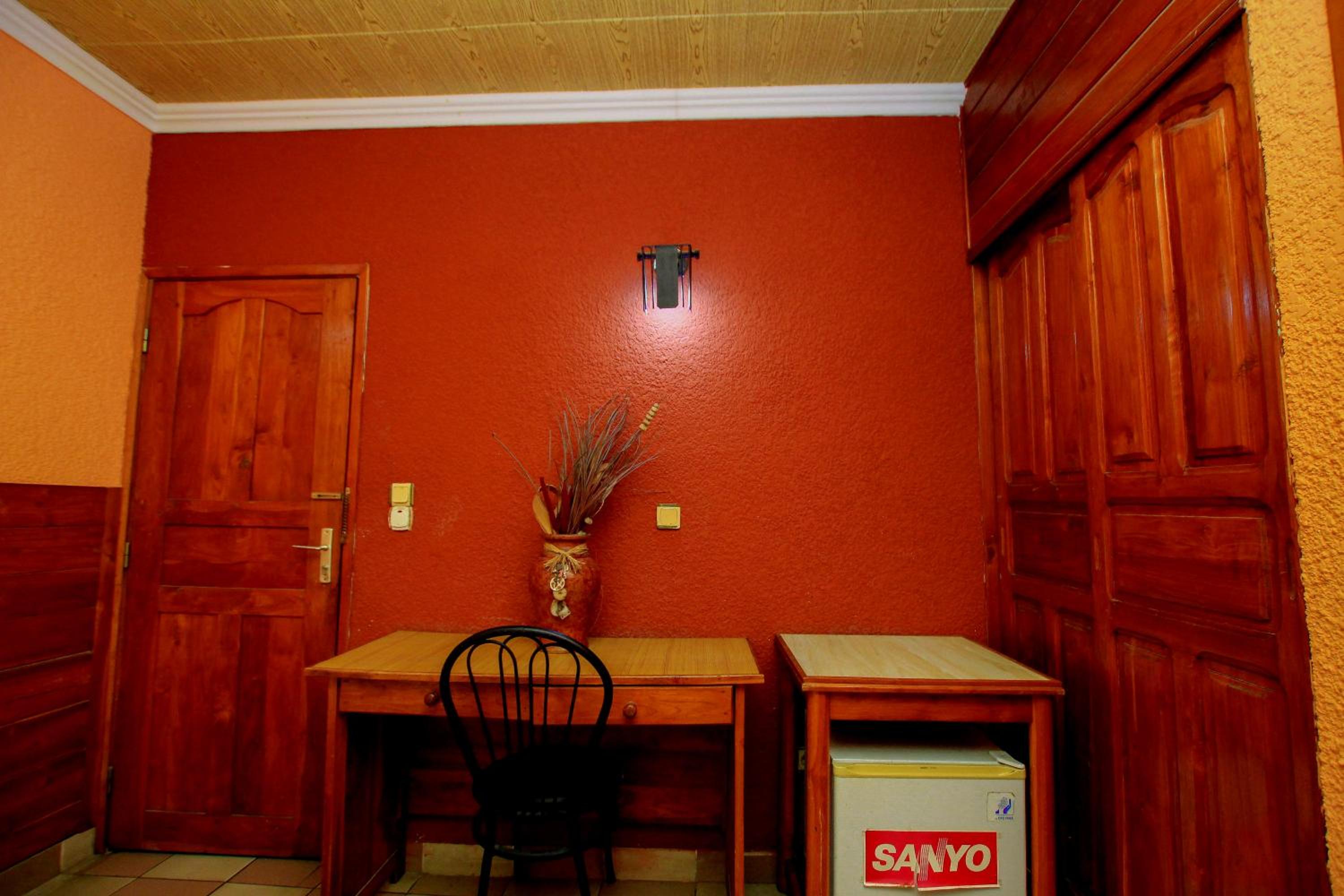 Standard Double Room - Photo 2