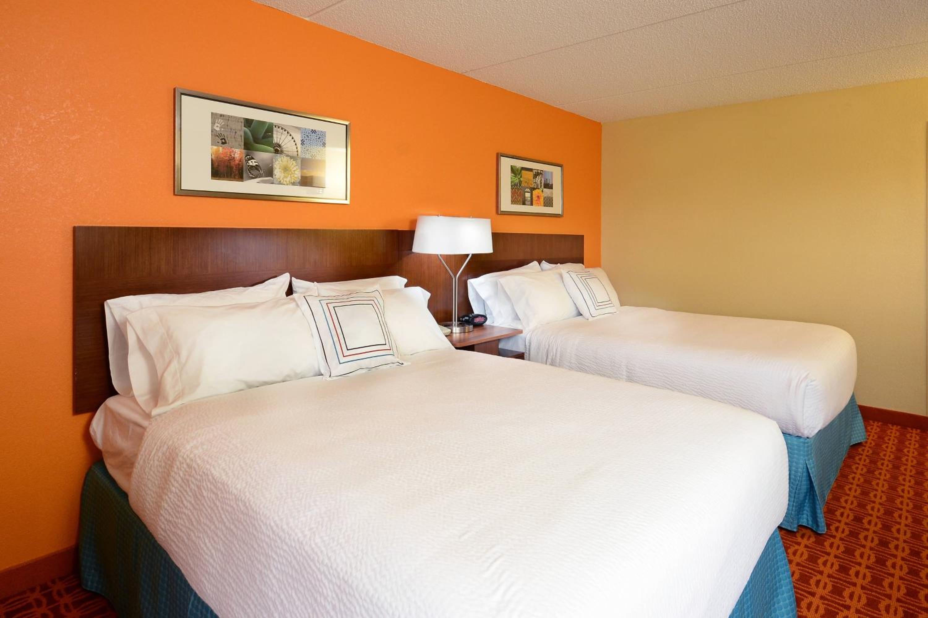 Queen Room with Two Queen Beds - Photo 1