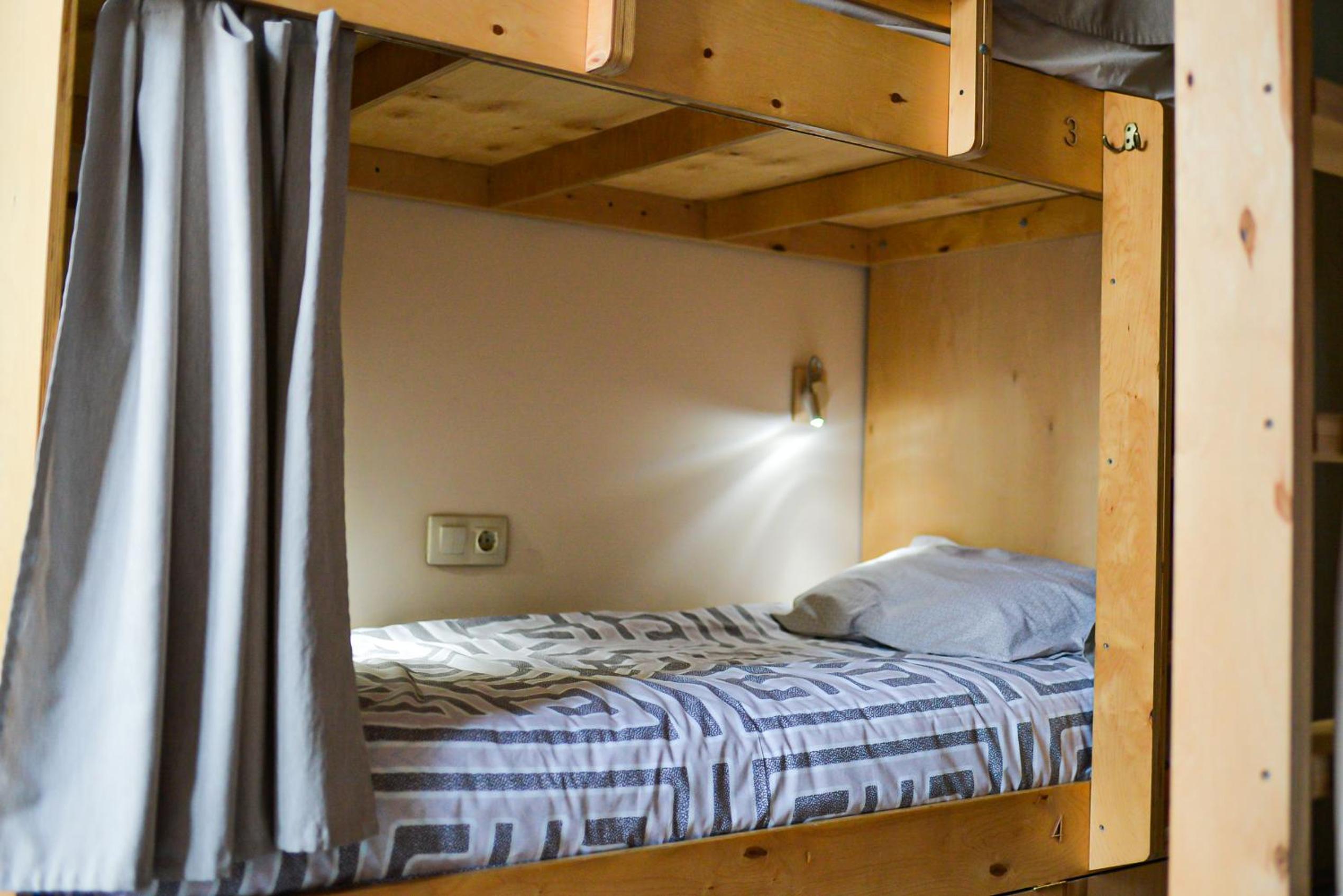 Bed in 6-Bed Mixed Dormitory Room photo 1