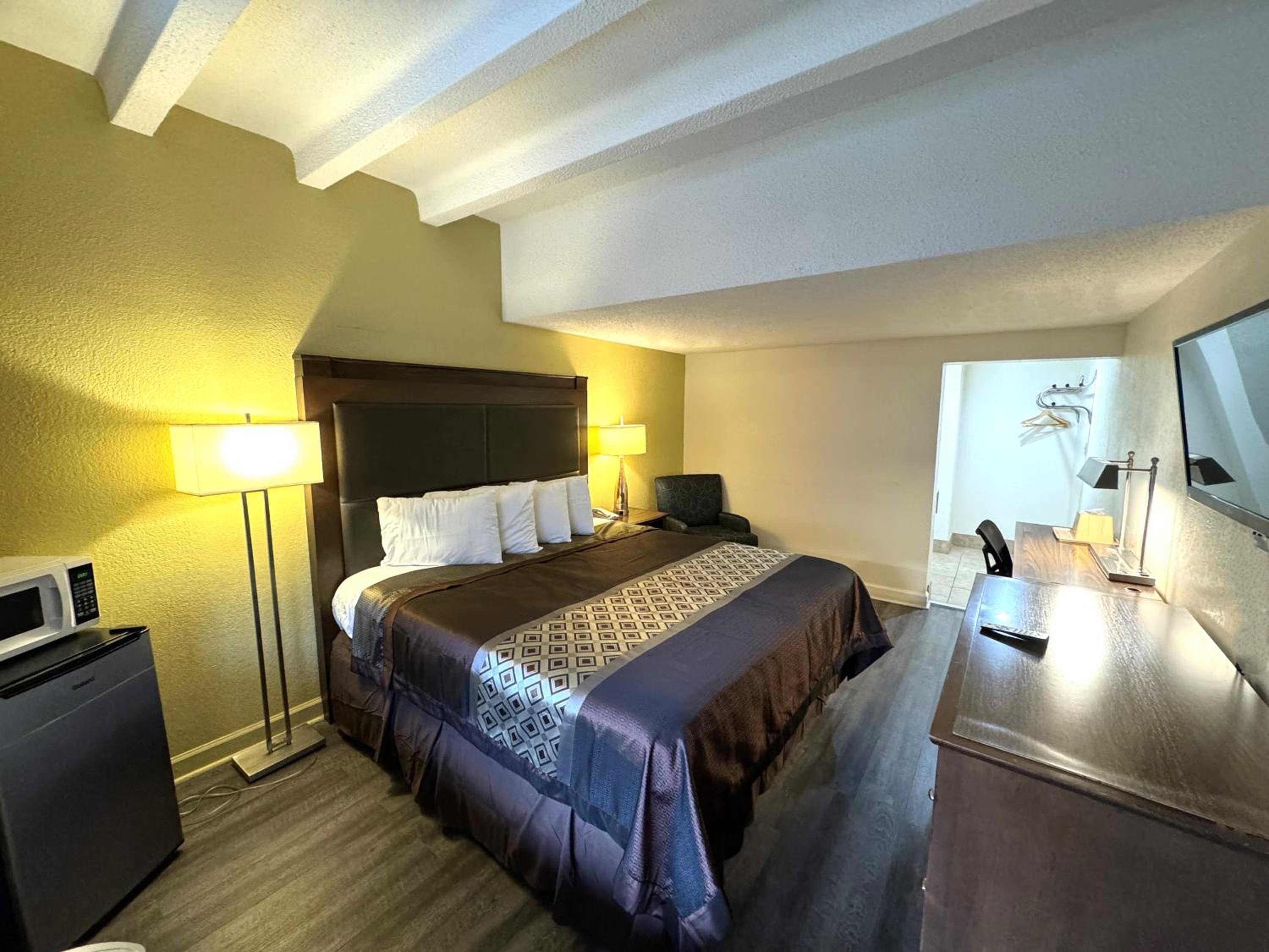 Deluxe King Room