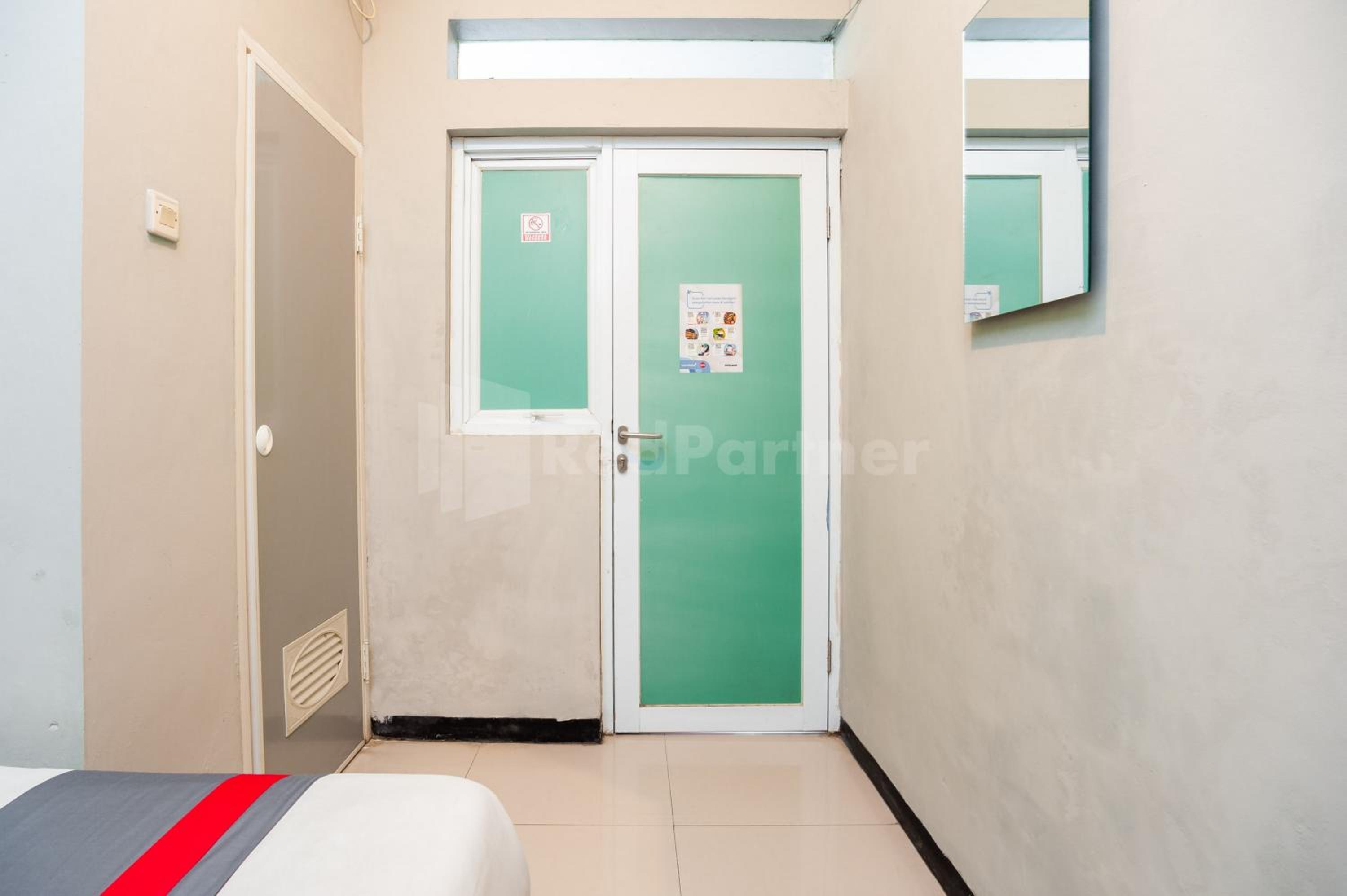 Standard Double Room - Photo 5