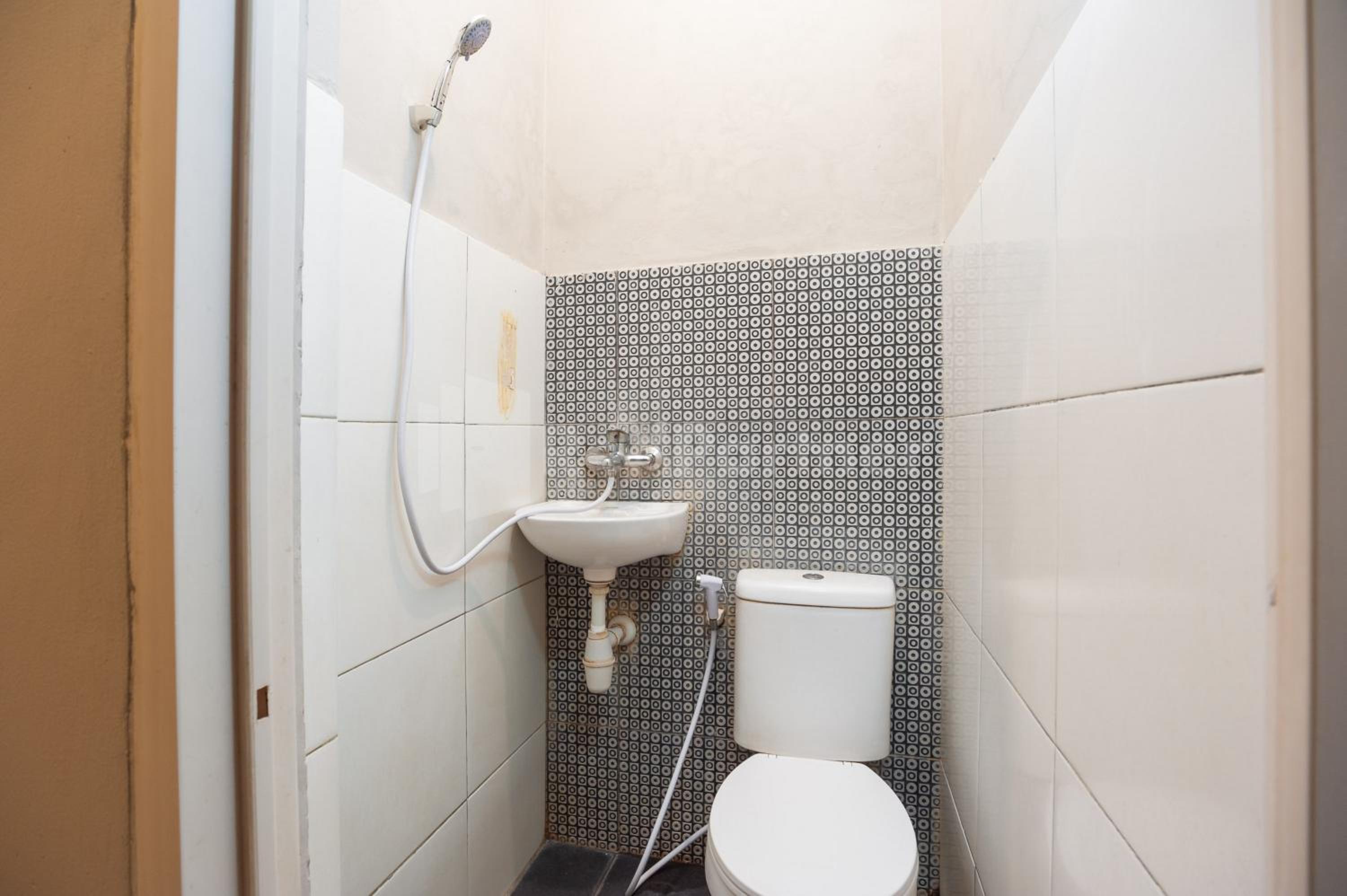 Standard Double Room - Photo 6
