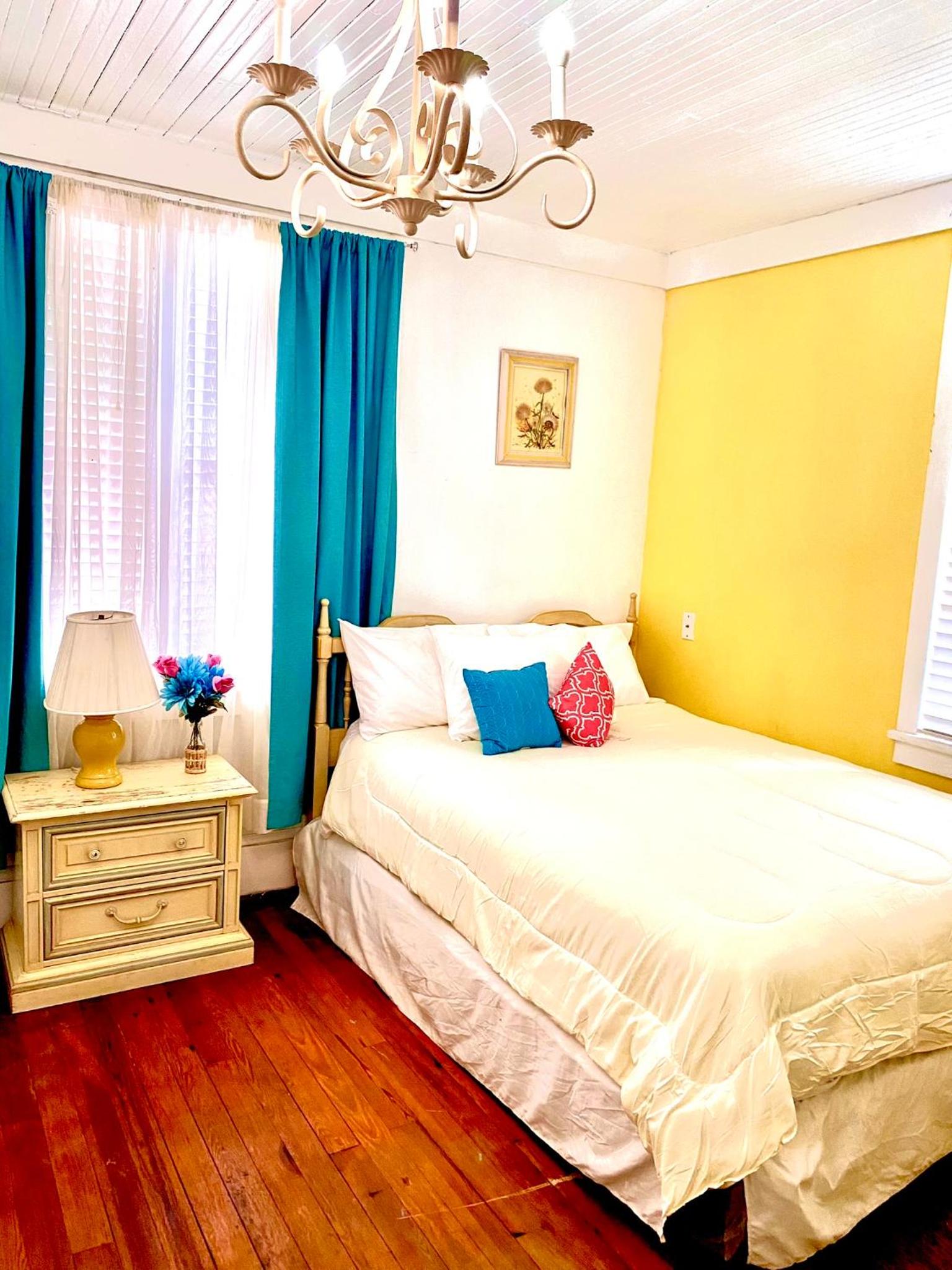 Queen Room - Photo 1
