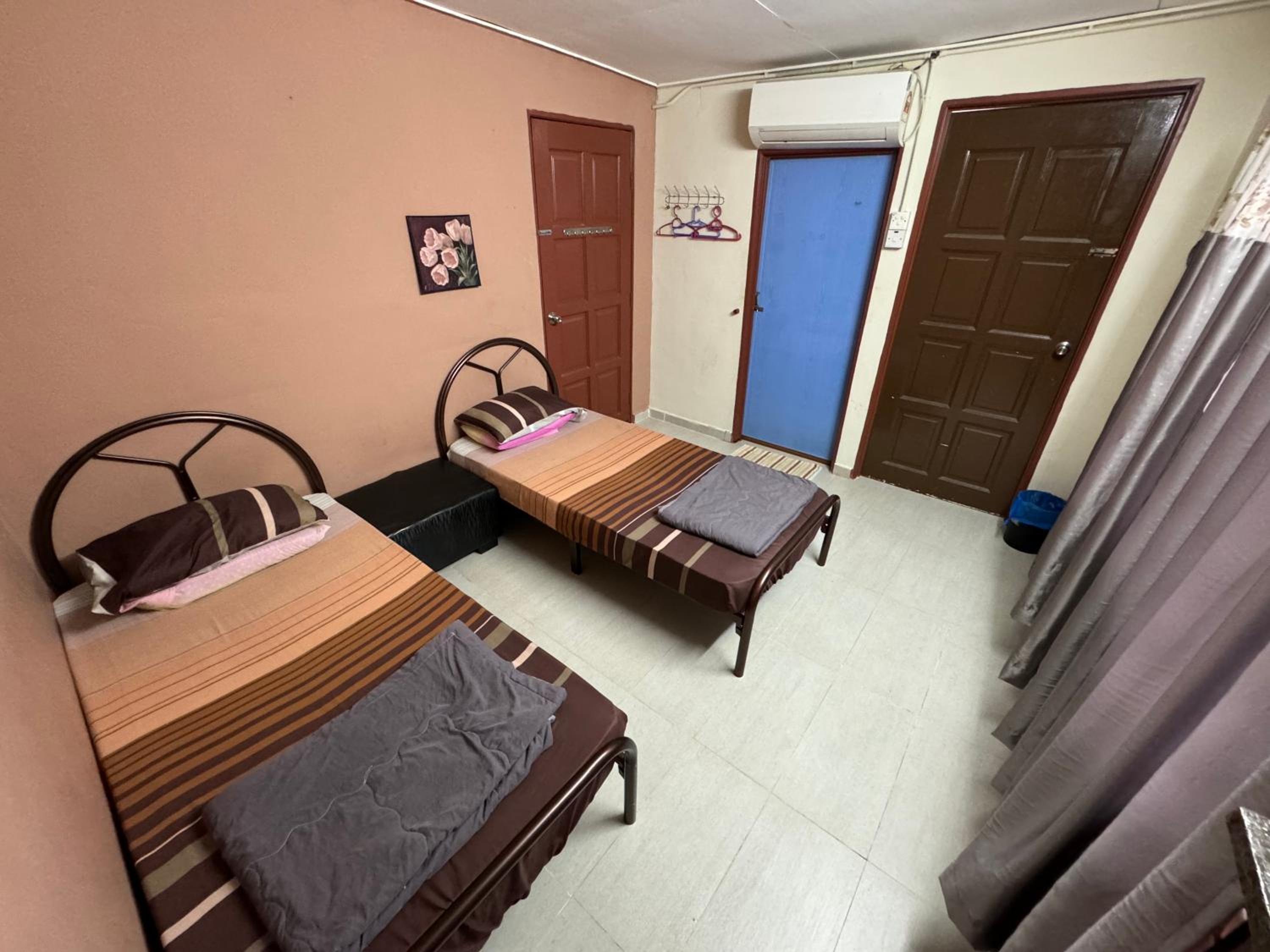 Budget Twin Room photo 2