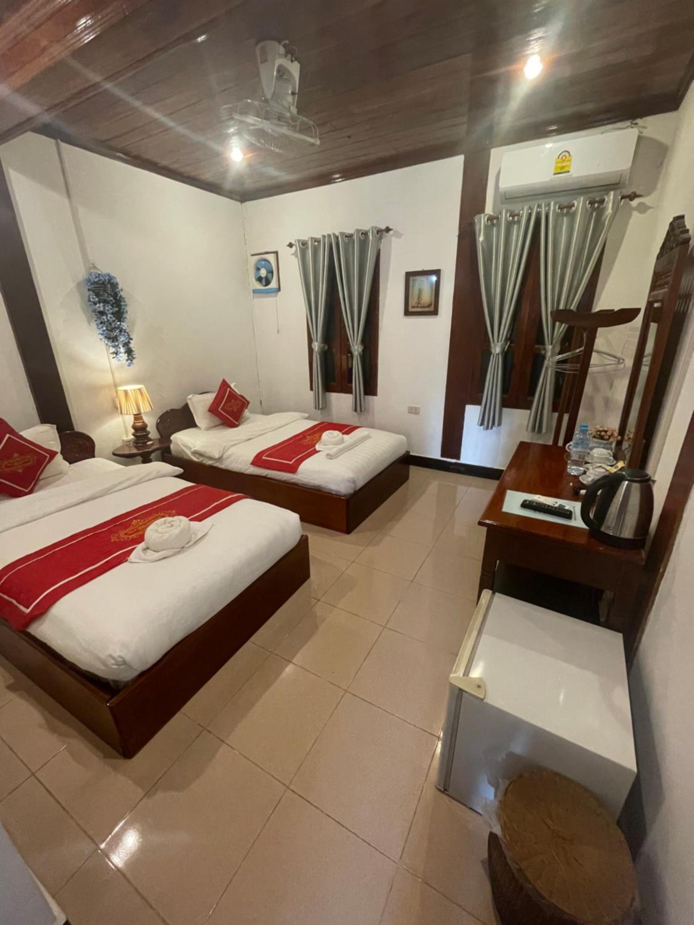 Twin Room With Bathroom photo 3