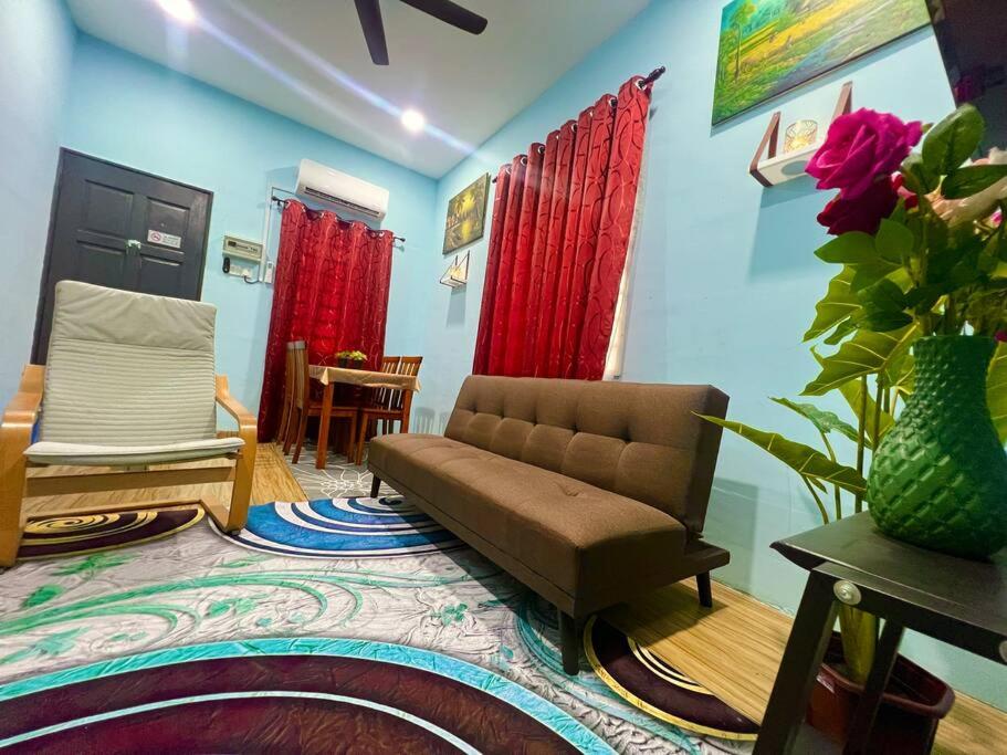 Three-Bedroom House photo 1