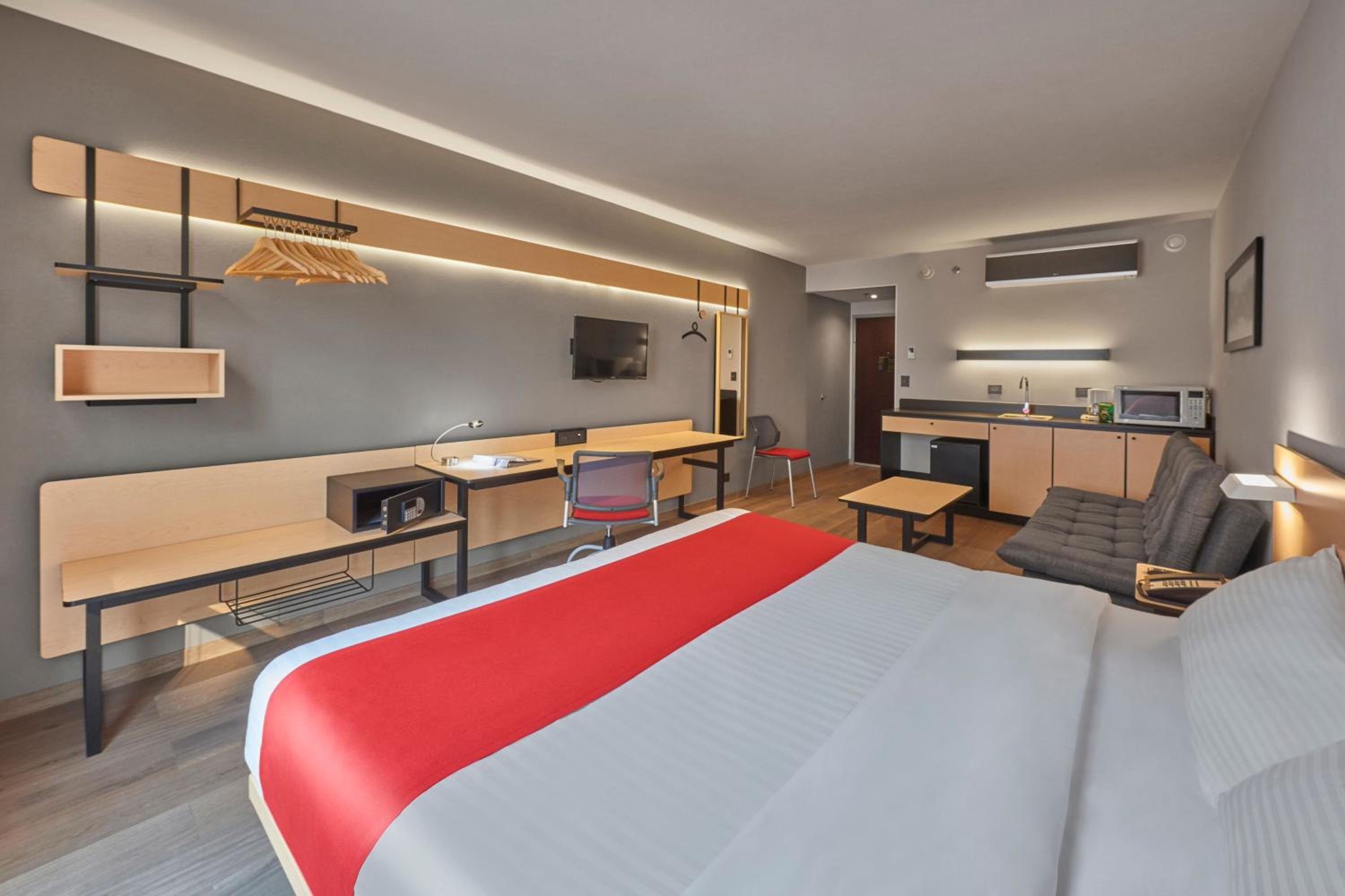 Superior Queen Room with Sofa Bed photo 3