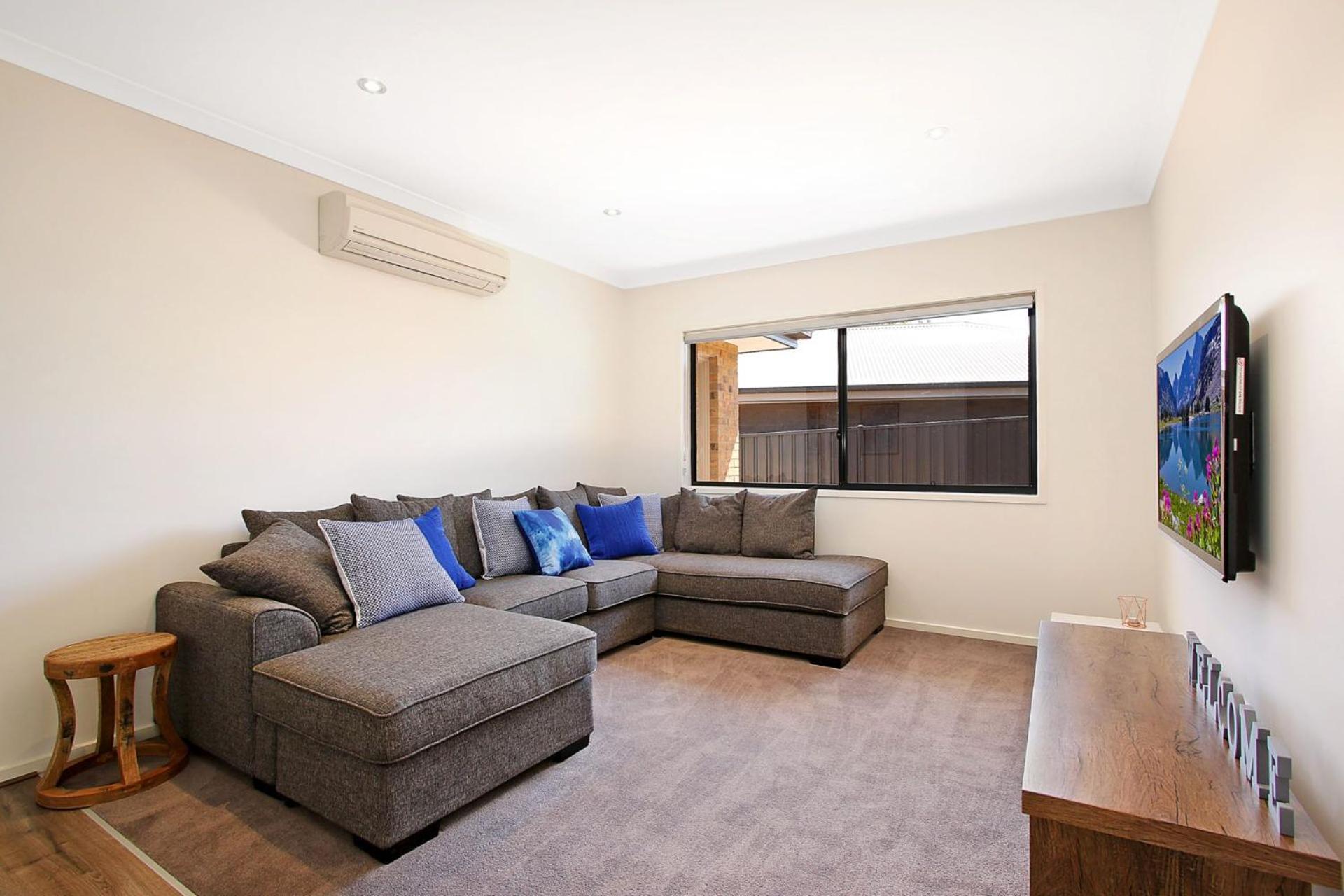 Four-Bedroom House photo 3