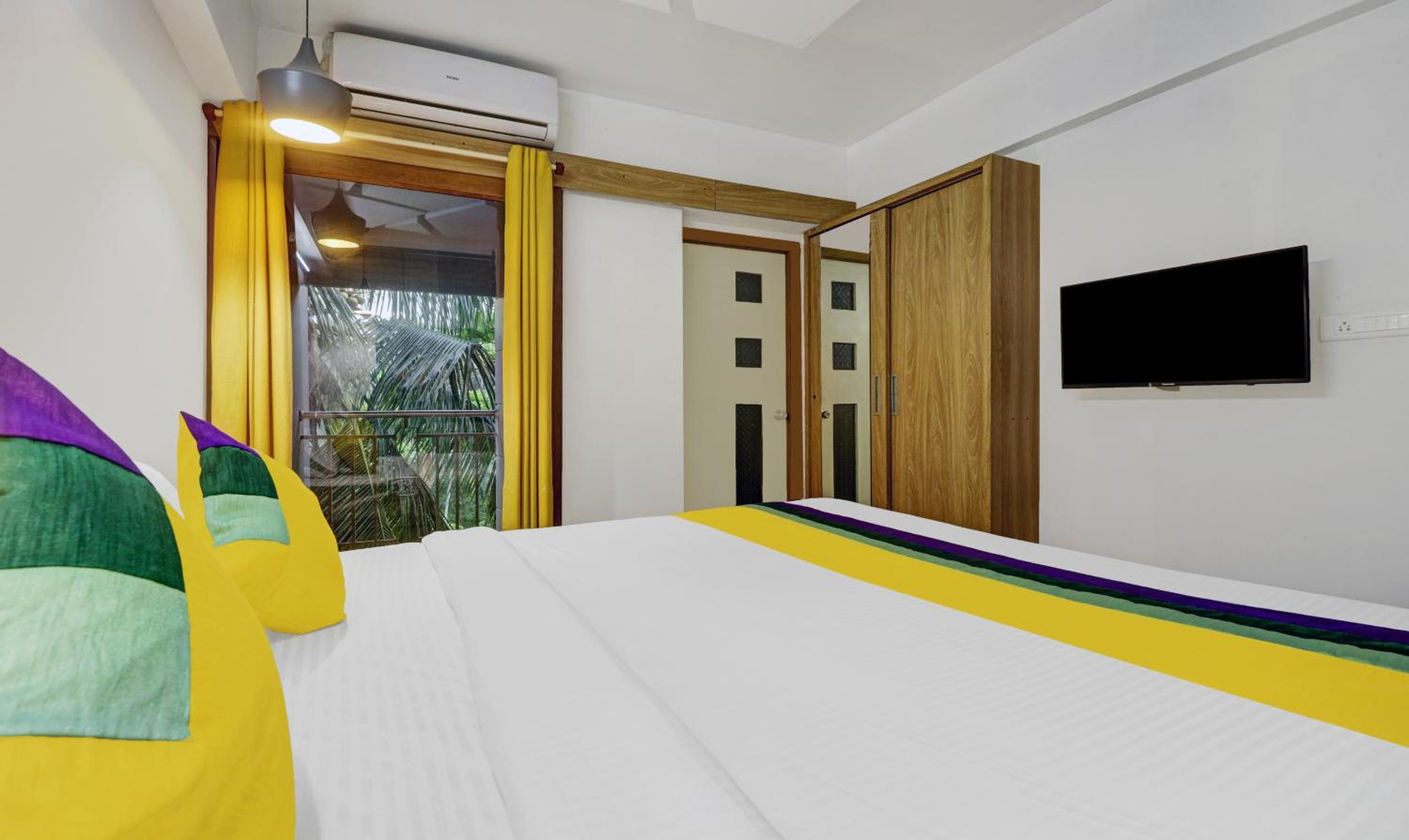Deluxe Double Room photo 3