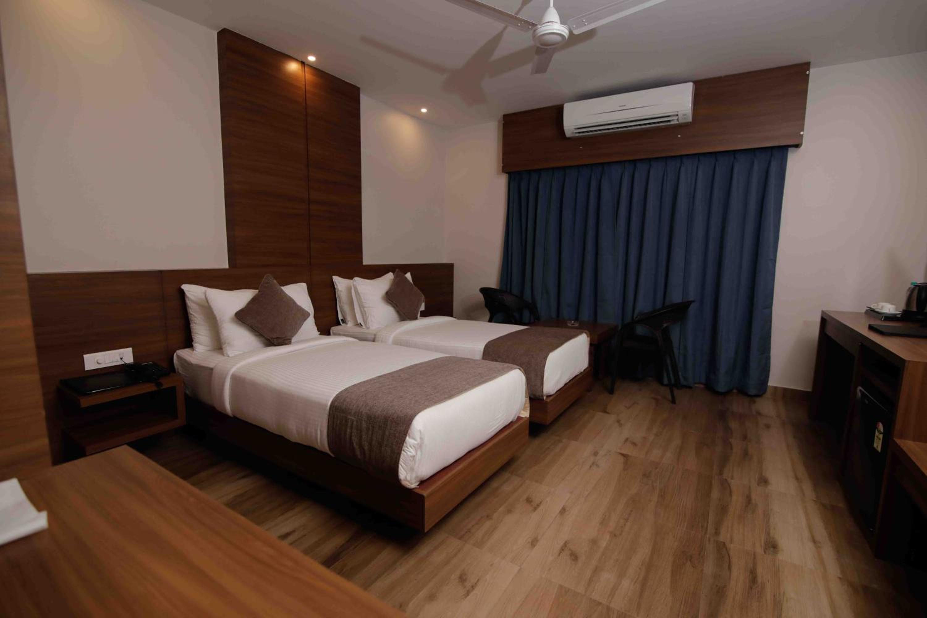 Double or Twin Room photo 3
