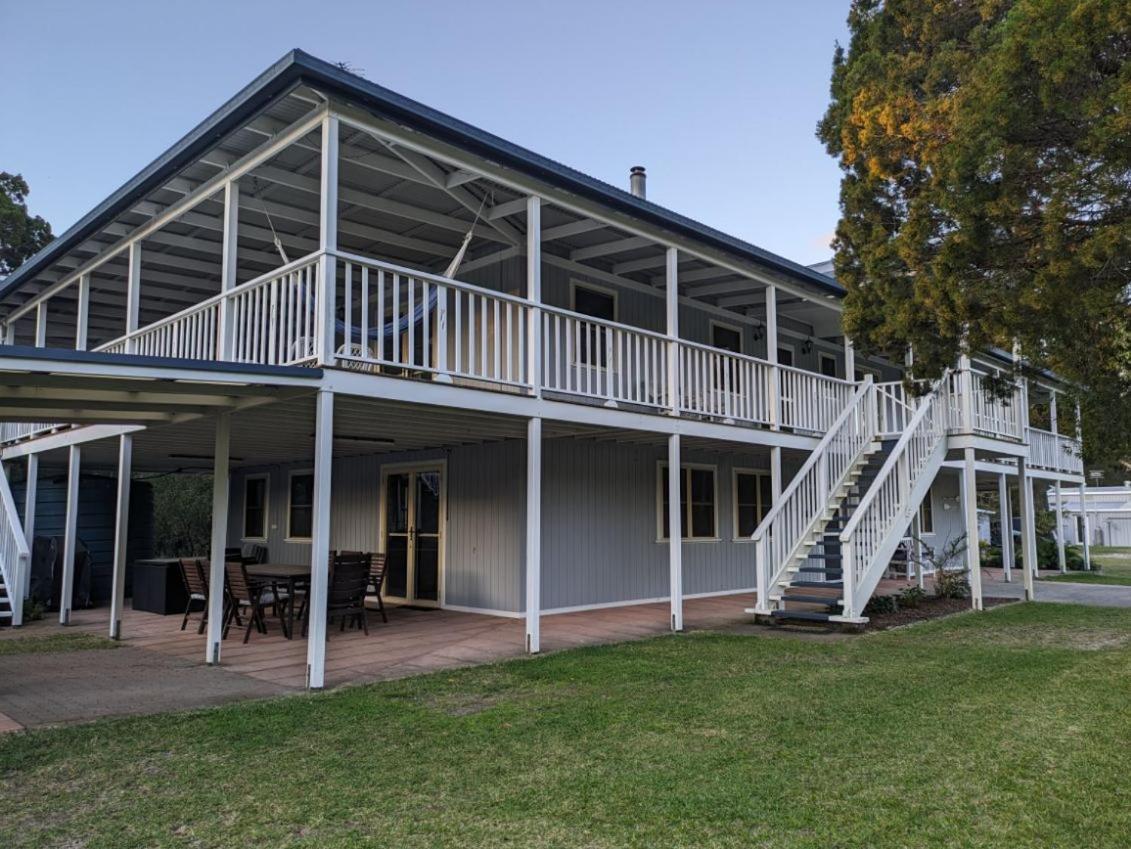 Five-Bedroom House photo 3