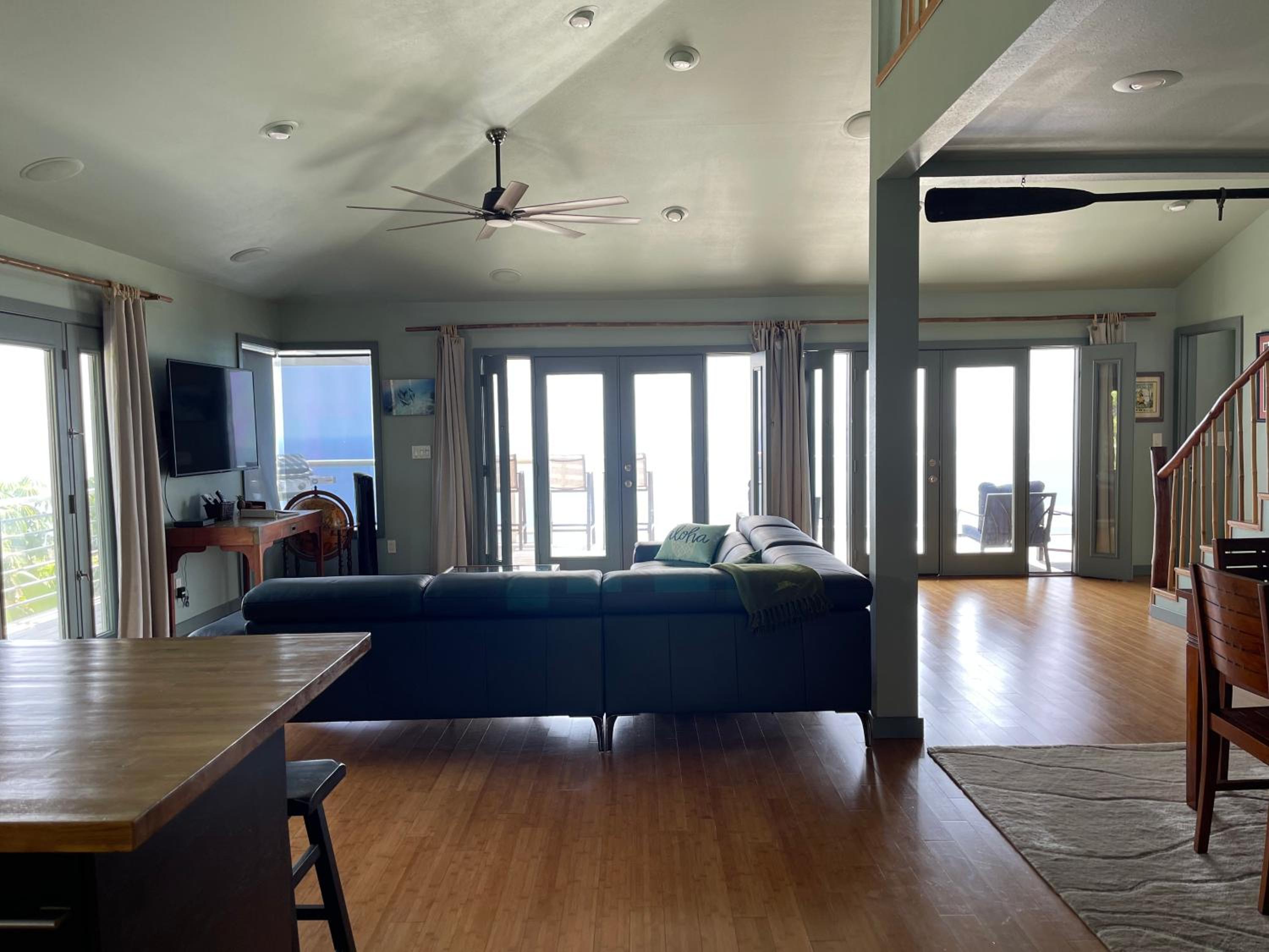 Five-Bedroom House photo 1