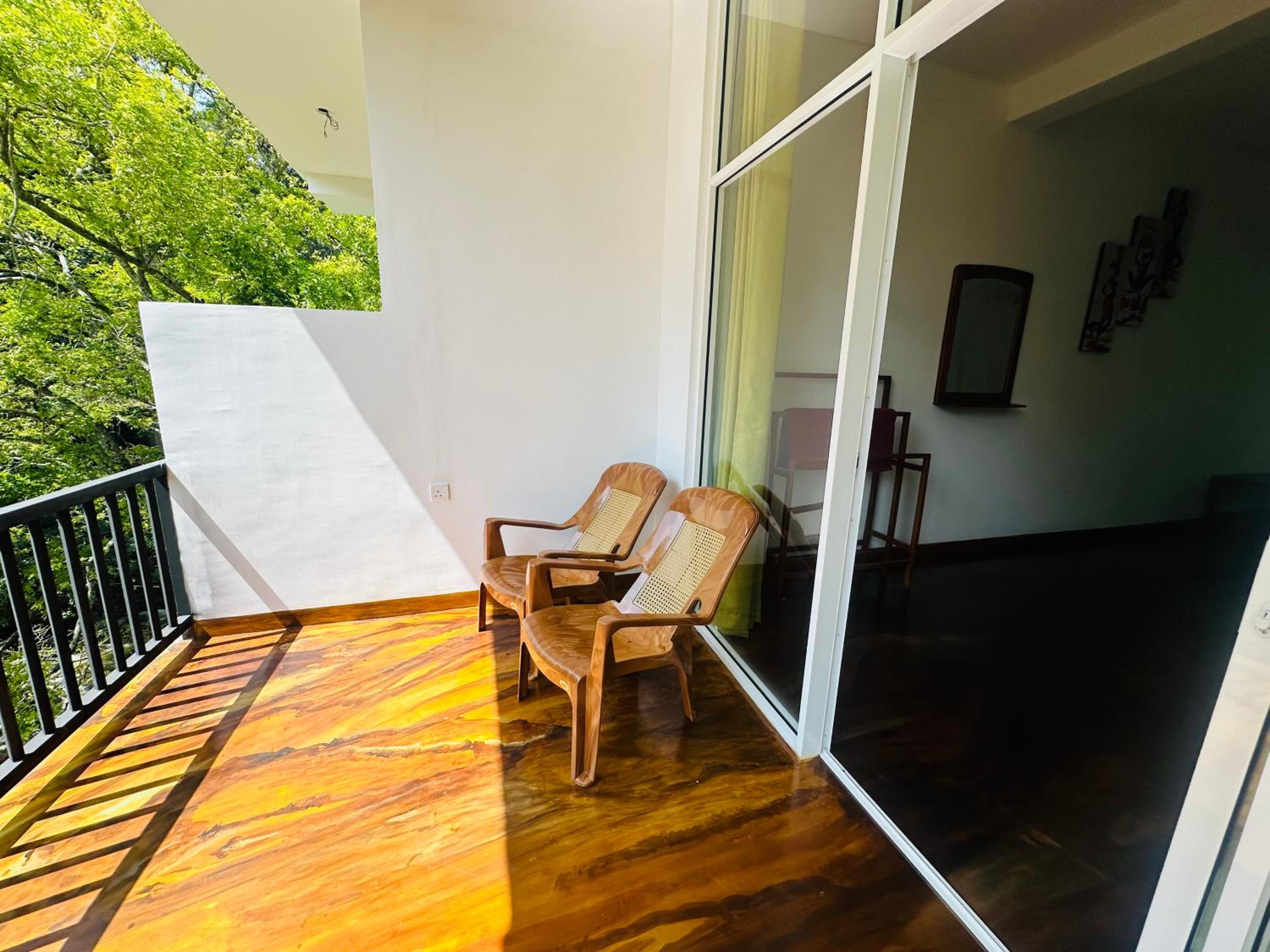 Deluxe Double Room with Balcony photo 1