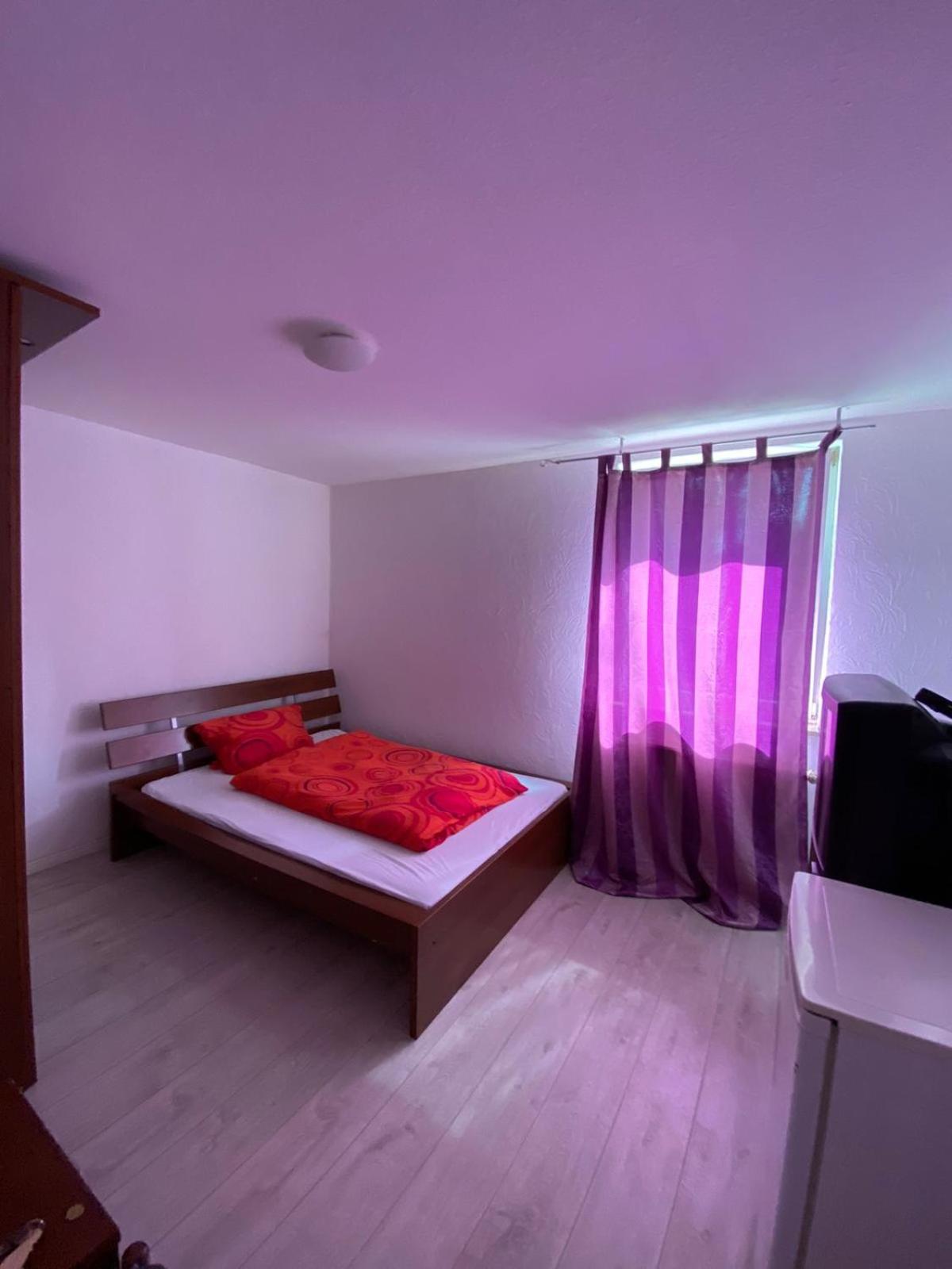 Single Room with Shared Bathroom photo 2