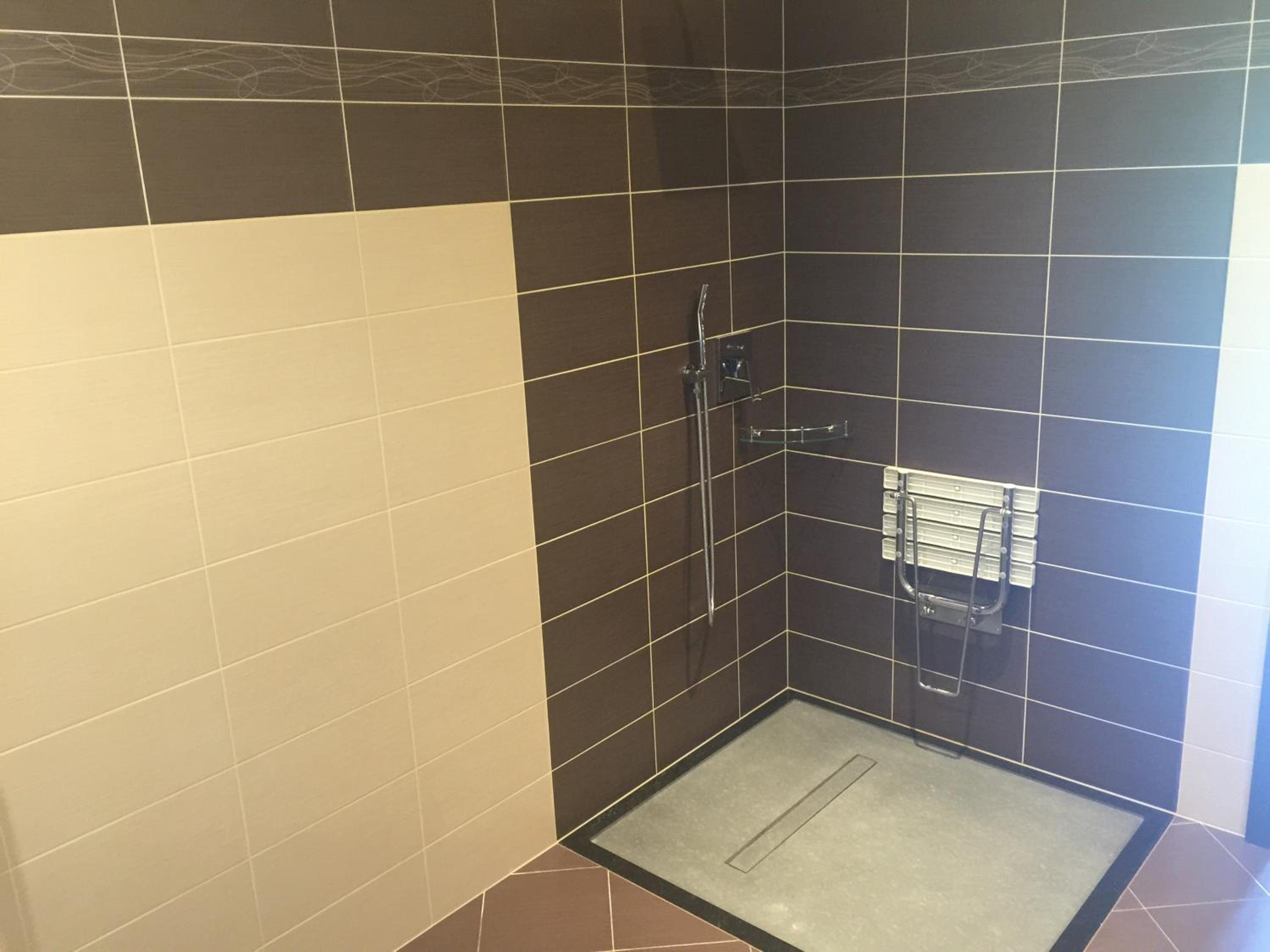 Twin Room - Disability Access photo 2