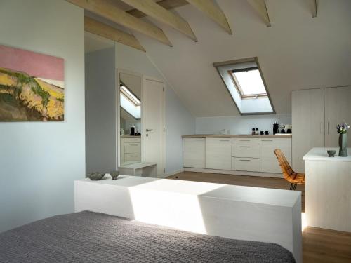 Studio with Garden View - Photo 7