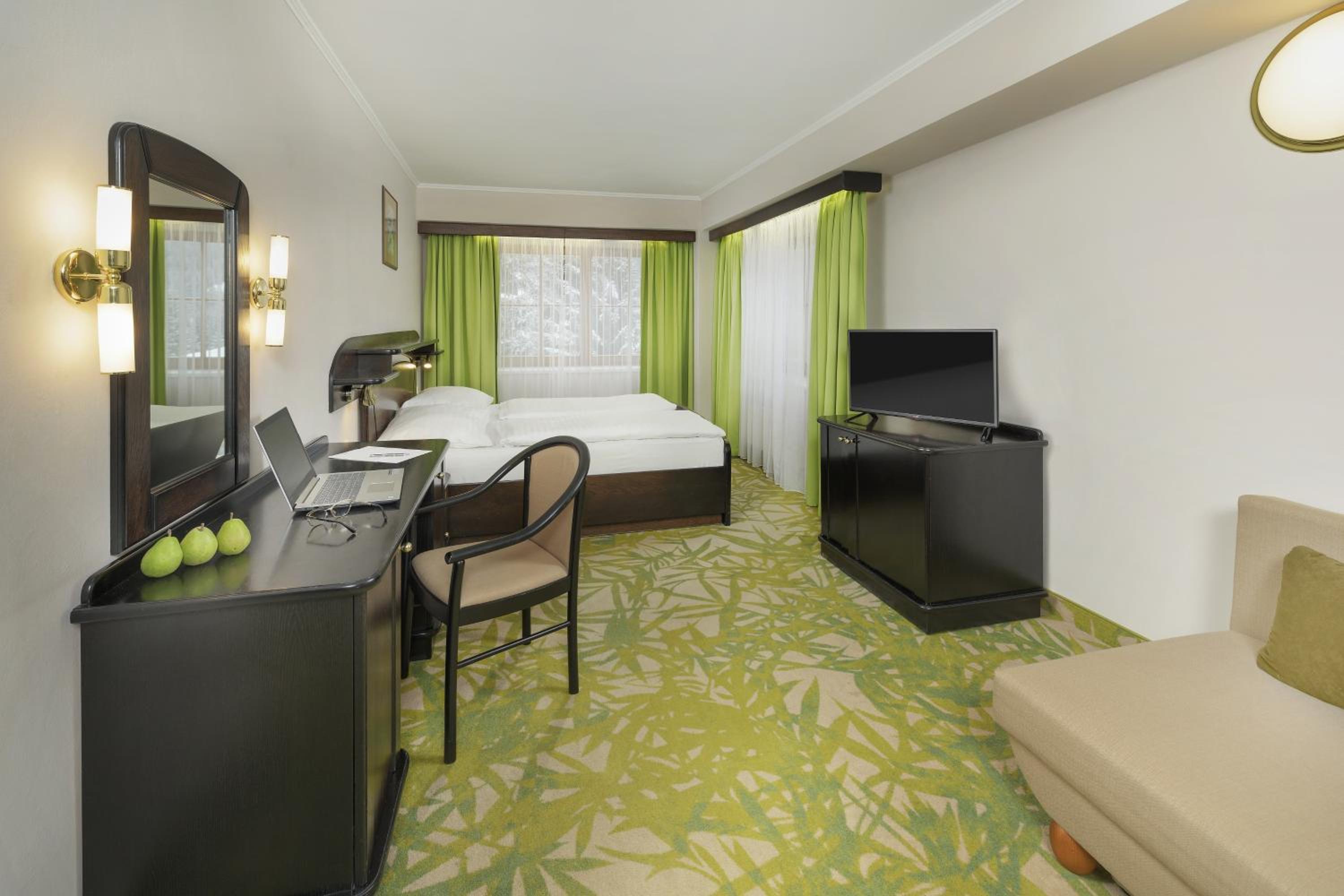 Large Double Room