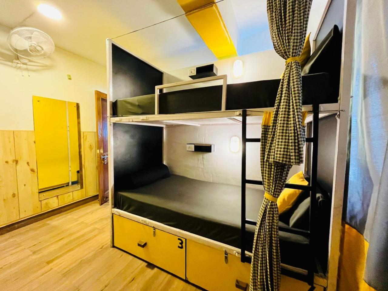 Bed in 2 Bed Mixed Dormitory x A Block photo 1