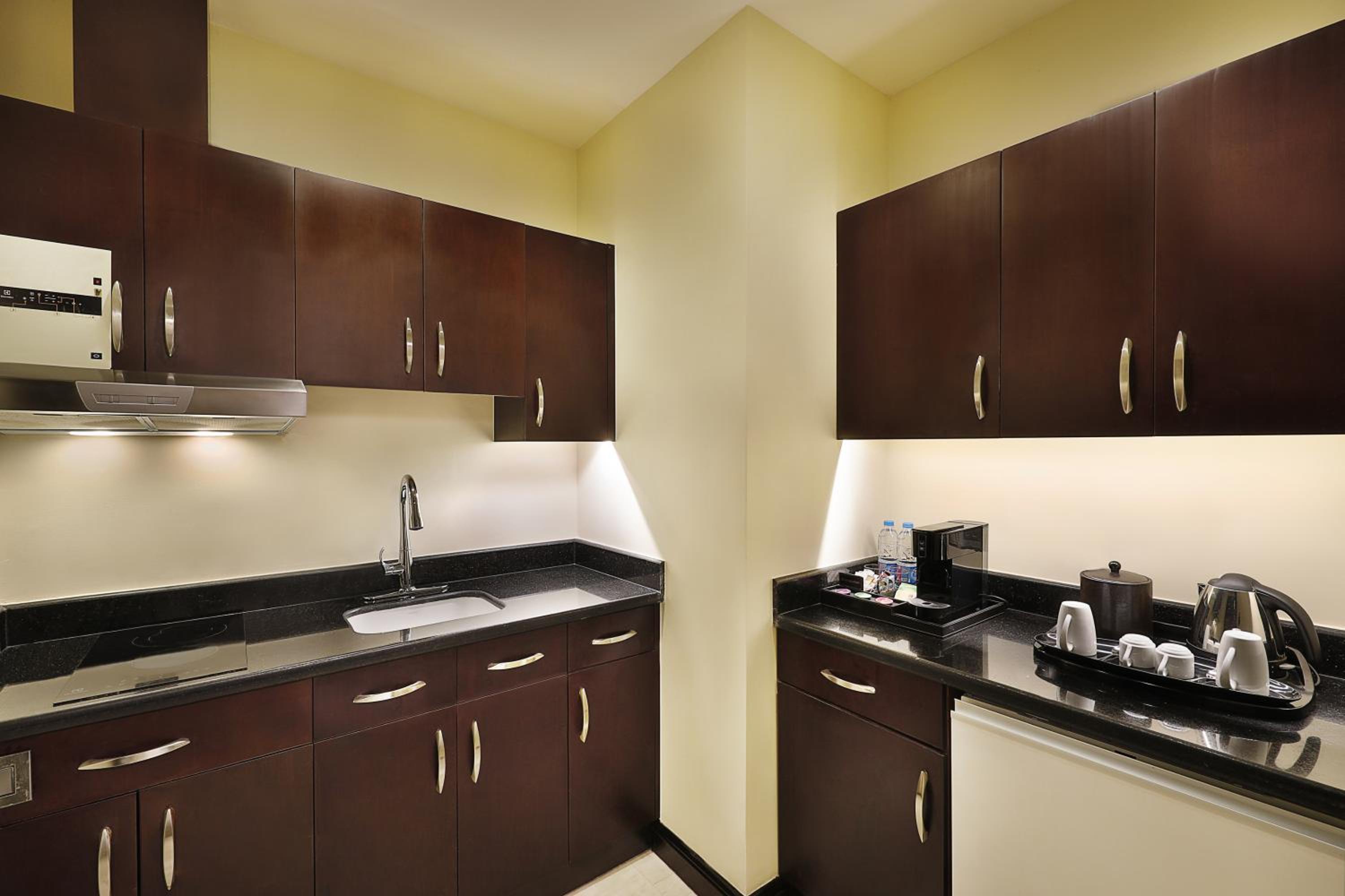 King One Bedroom Suite Partial KAABA View