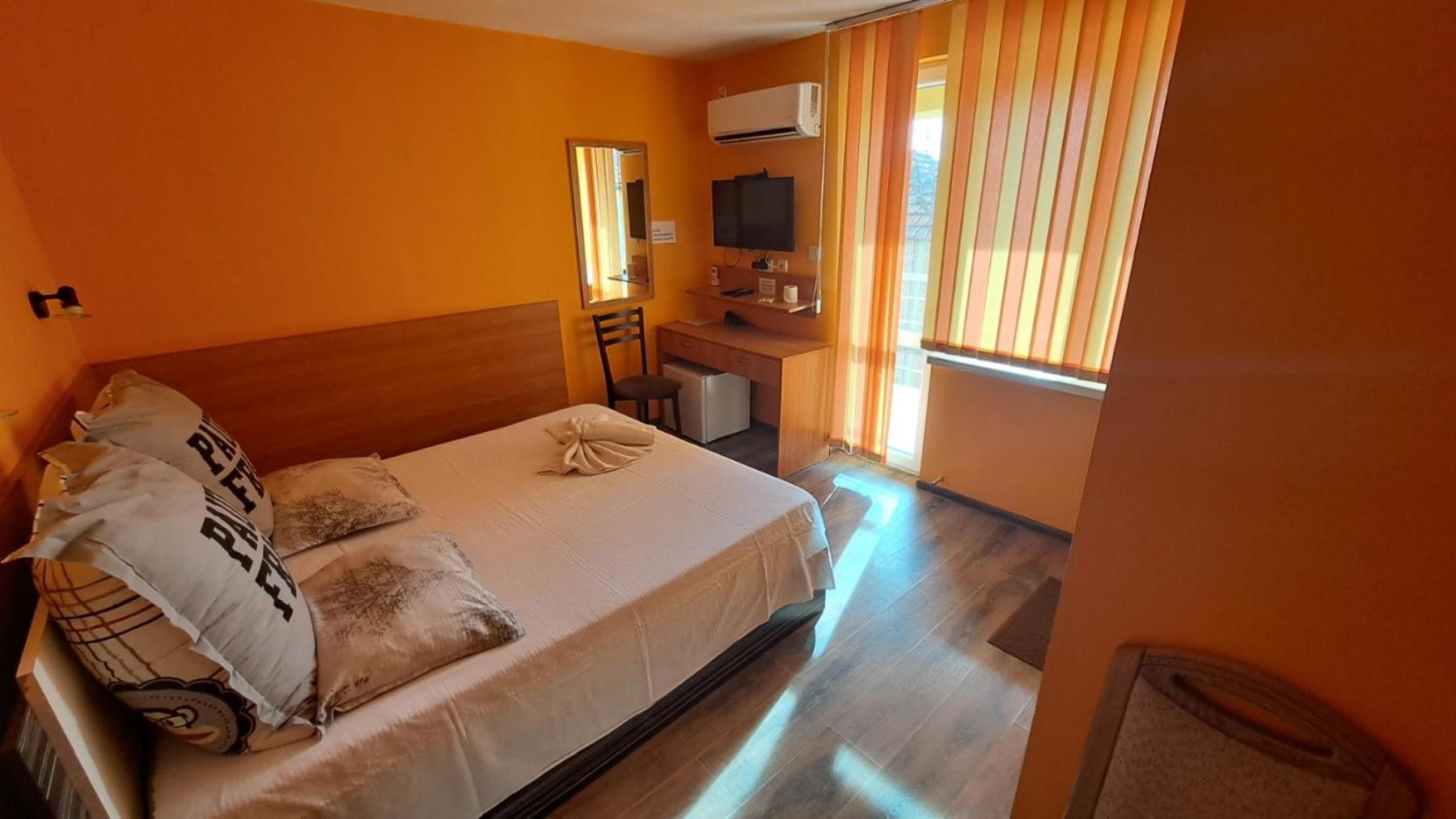 Deluxe Double Room with Balcony - Photo 2