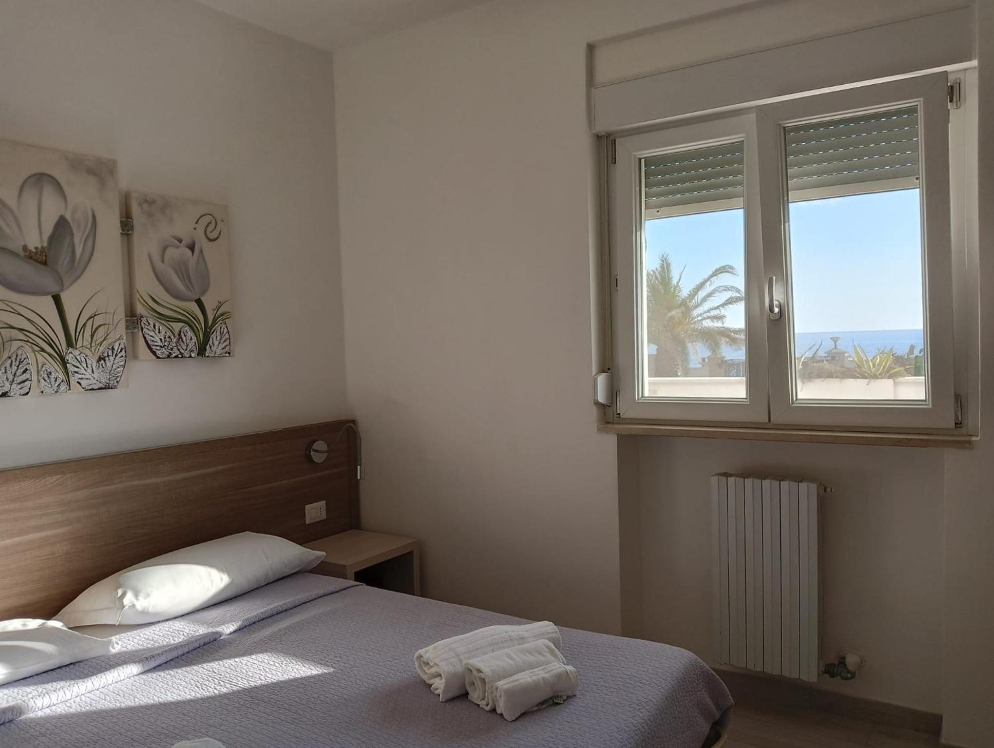 Appartamento con 2 Camere da Letto e Terrazza - Glicine