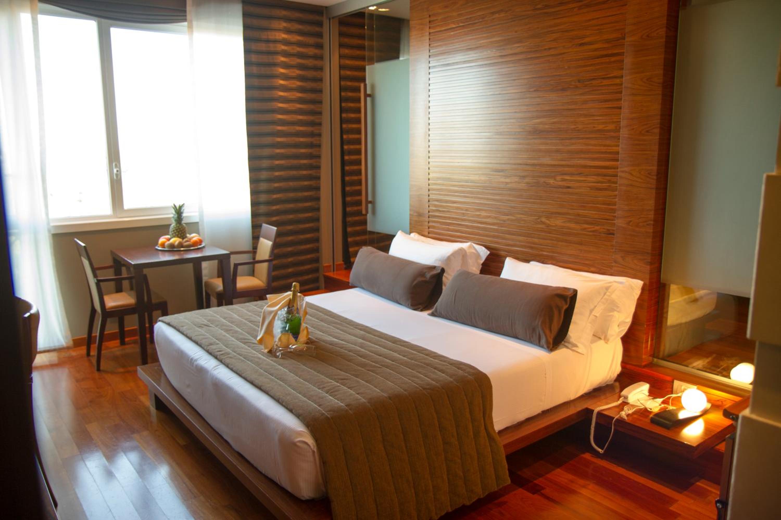 King Suite with Spa Bath photo 1