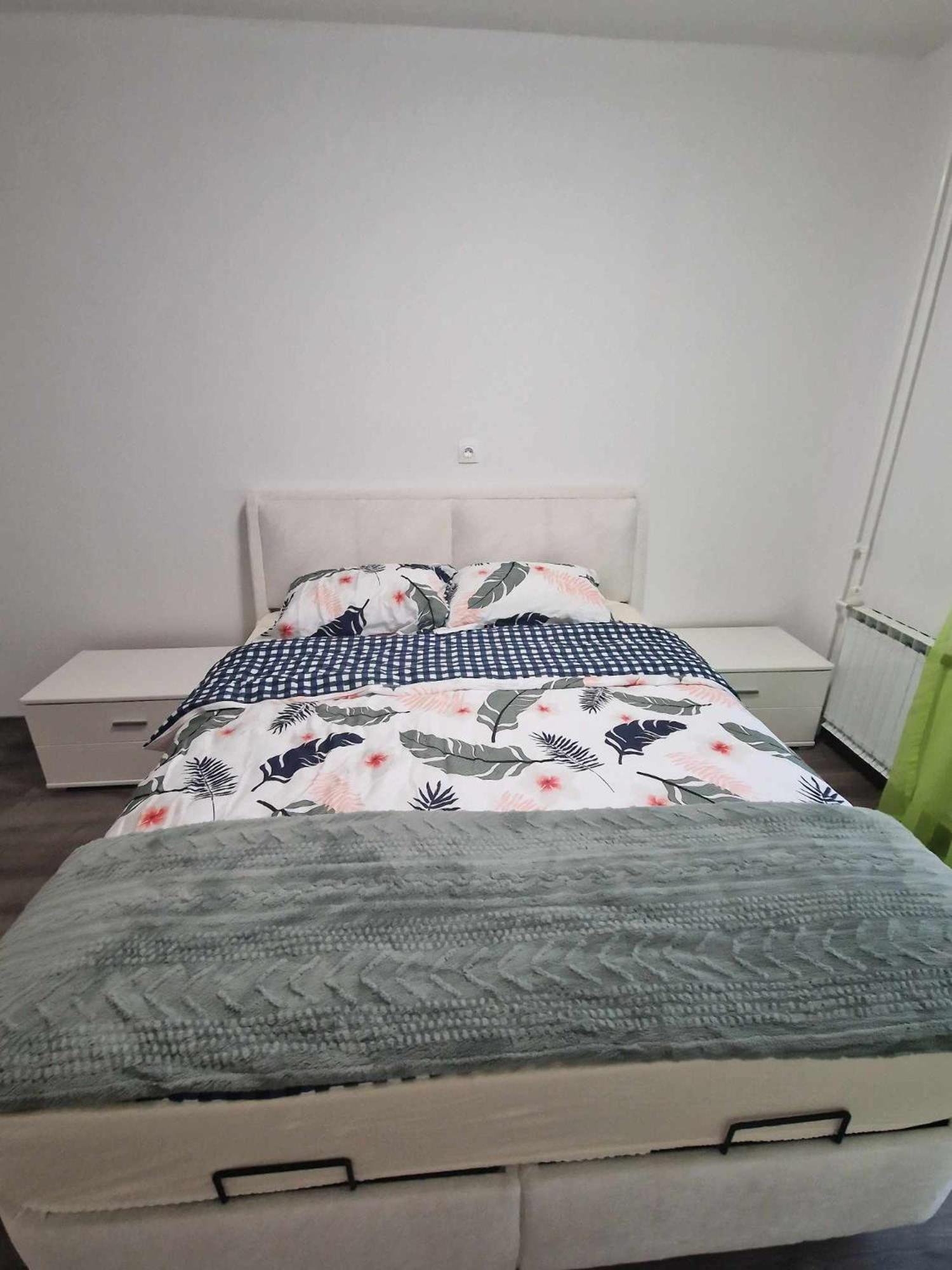 One-Bedroom Apartment photo 2