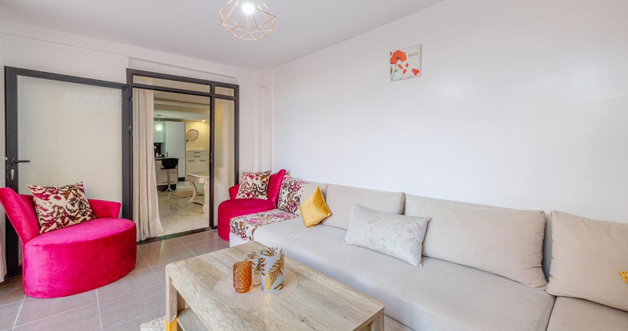 Apartment with Terrace - Photo 14
