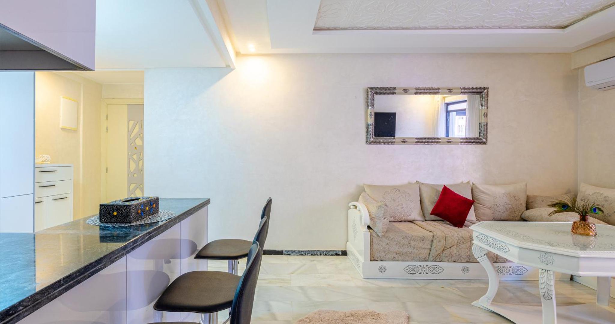 Apartment with Terrace - Photo 2
