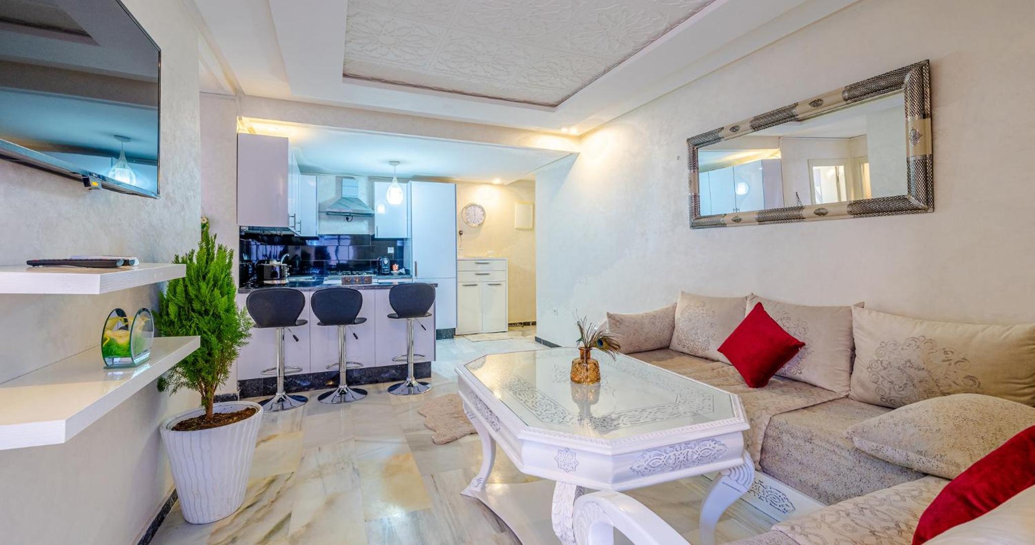 Apartment with Terrace - Photo 8