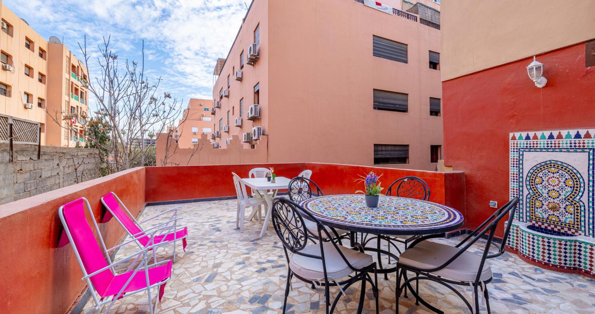 Apartment with Terrace - Photo 11