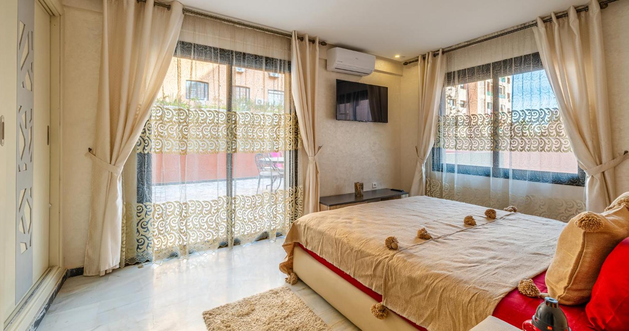 Apartment with Terrace - Photo 16