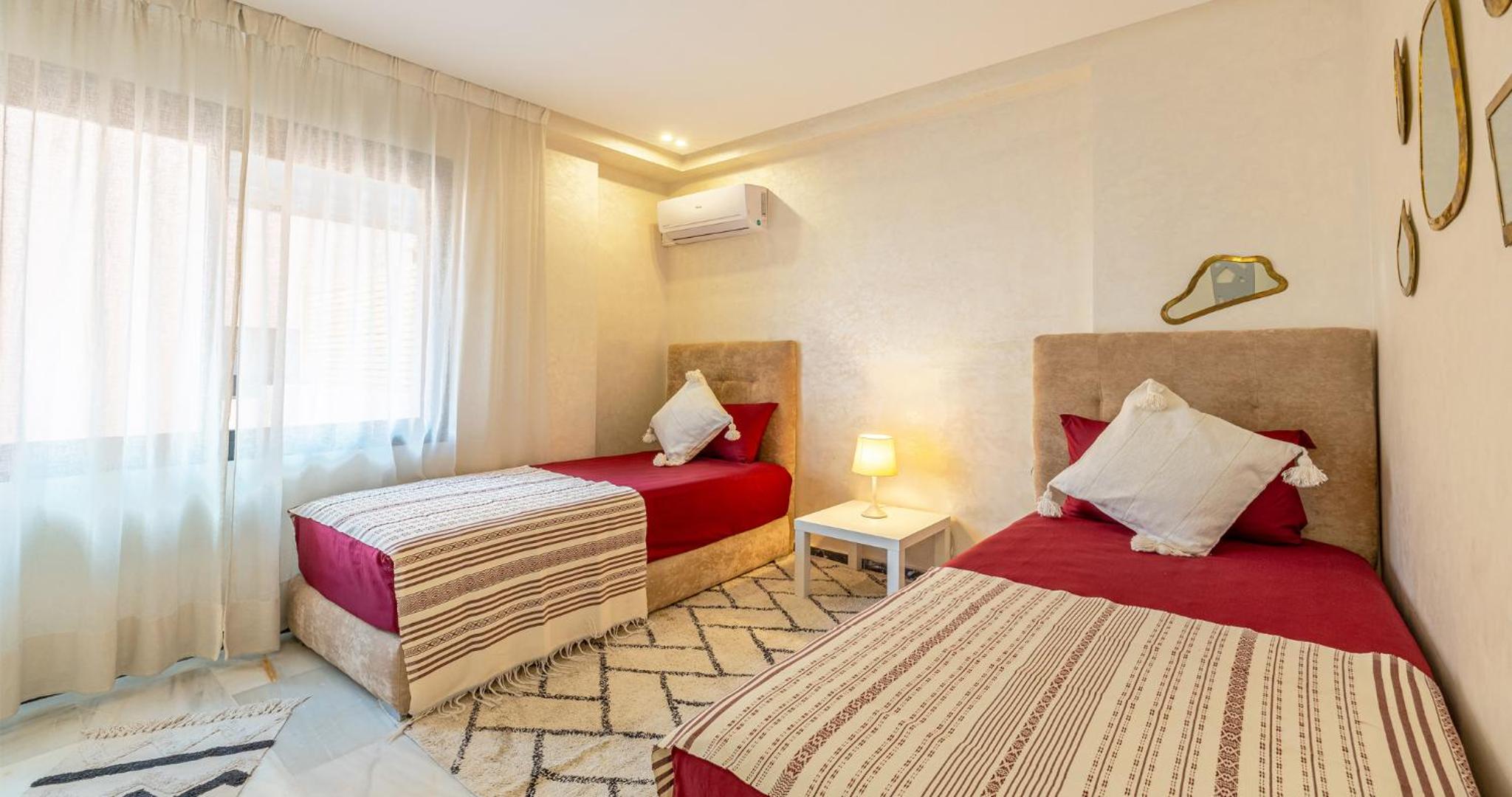 Apartment with Terrace - Photo 19